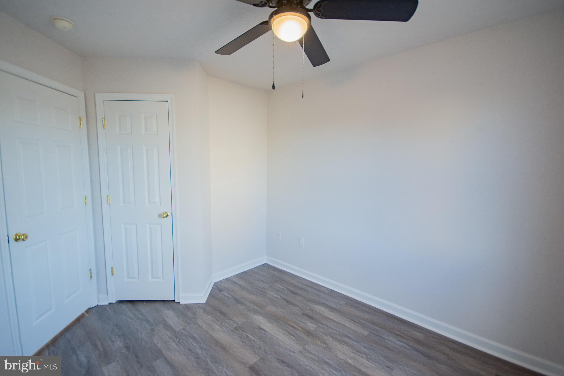 SOUTH QUEEN TOWNHOUSES - Residential Lease