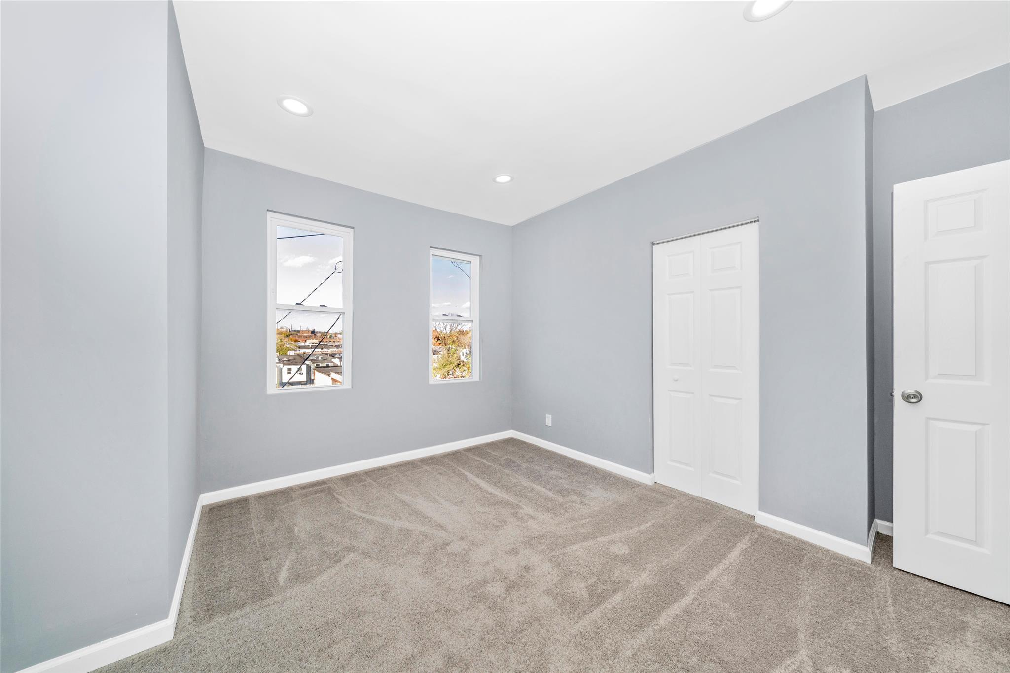 2224 W FAYETTE STREET