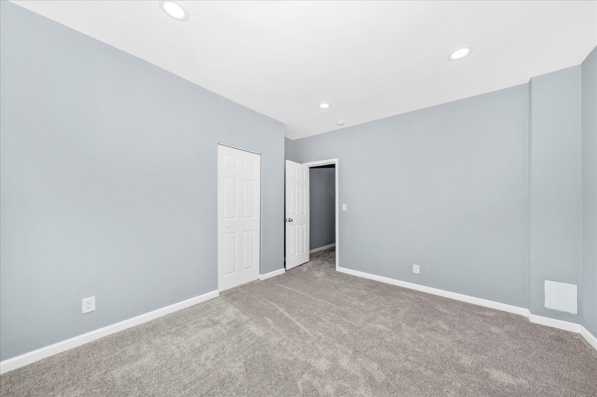 2224 W FAYETTE STREET