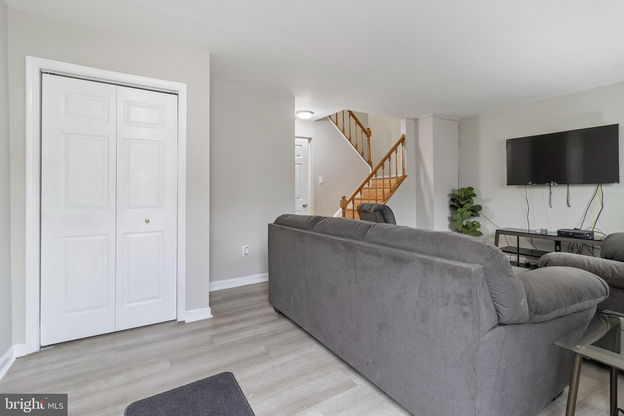 KINGS POINT - Residential