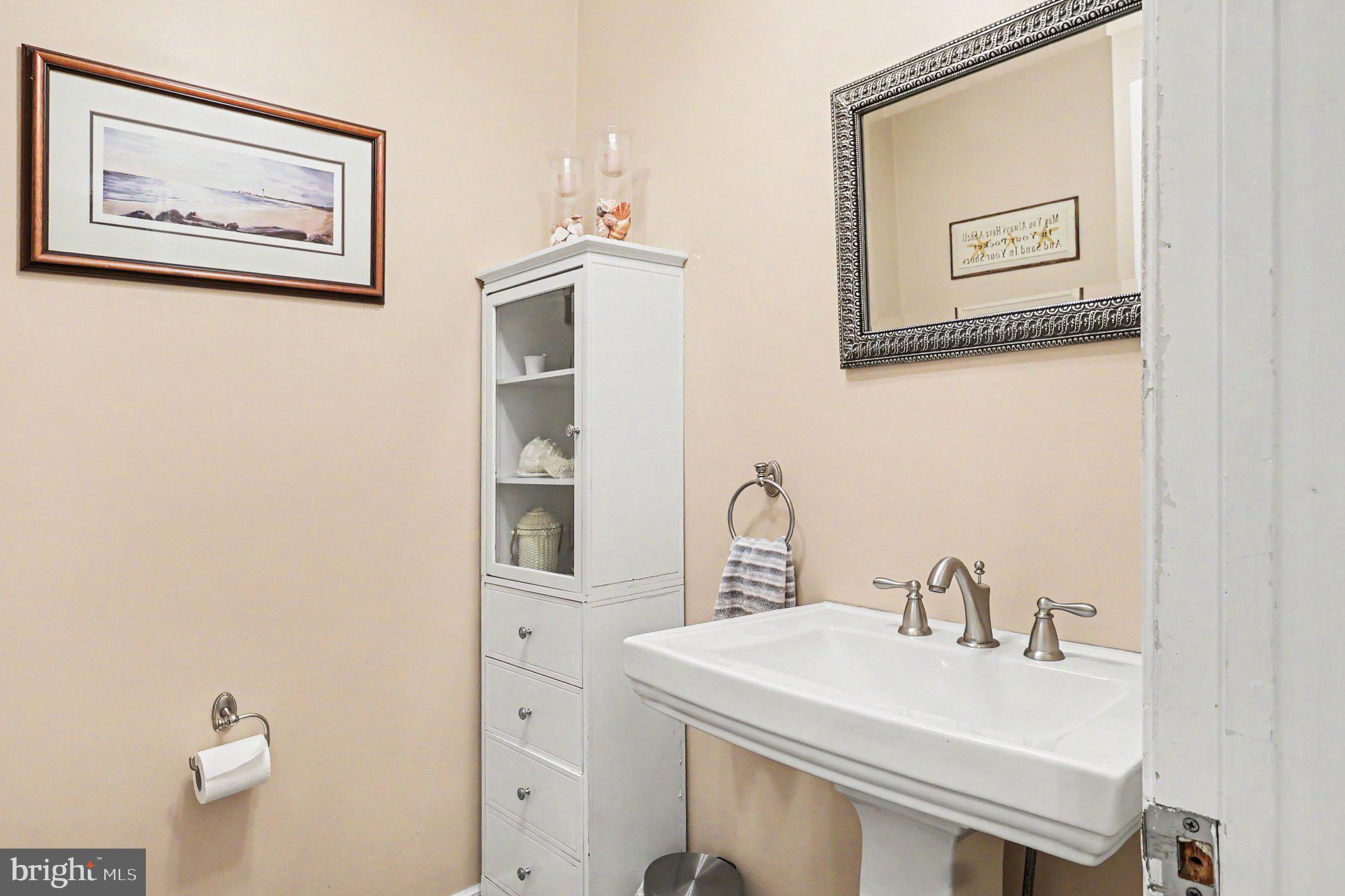 CREEKSIDE AT BLUE BELL - Residential
