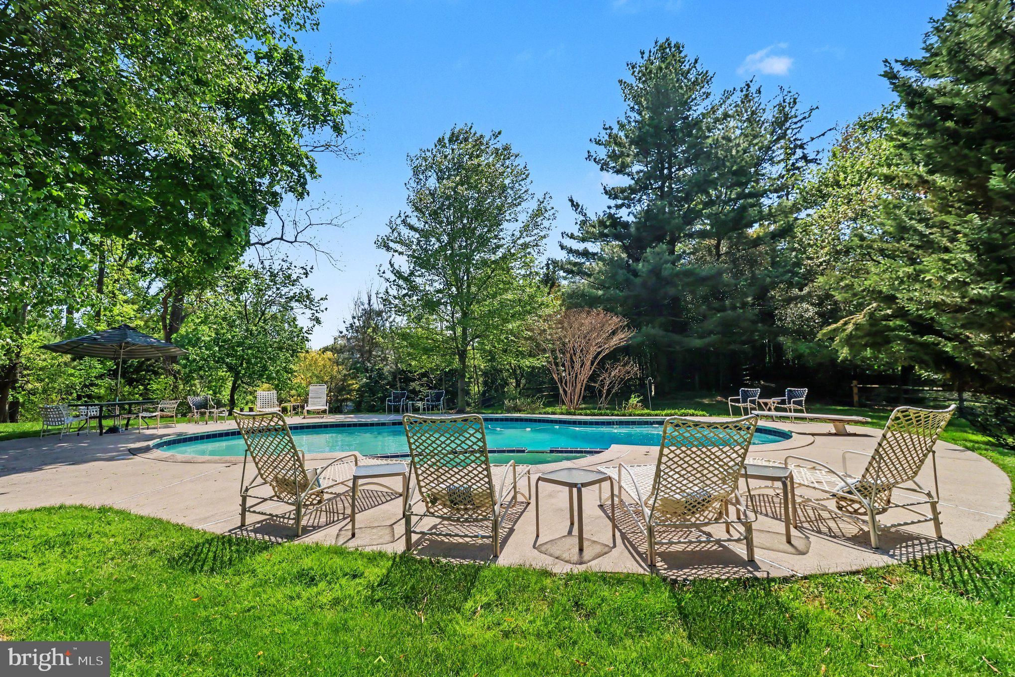 CREEKSIDE AT BLUE BELL - Residential