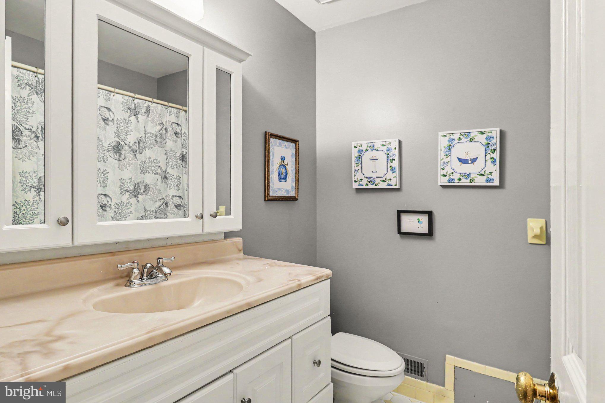 CREEKSIDE AT BLUE BELL - Residential