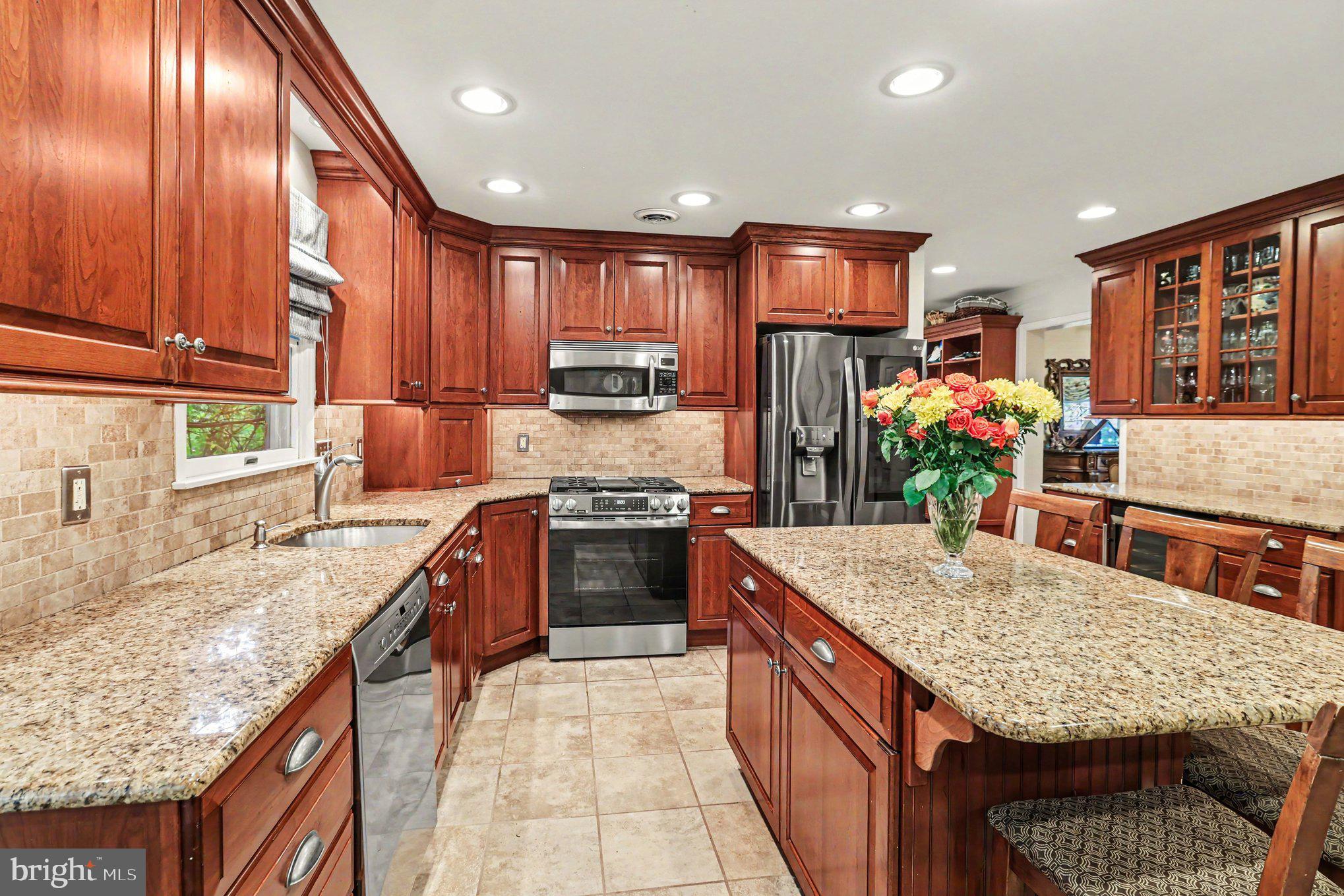 CREEKSIDE AT BLUE BELL - Residential