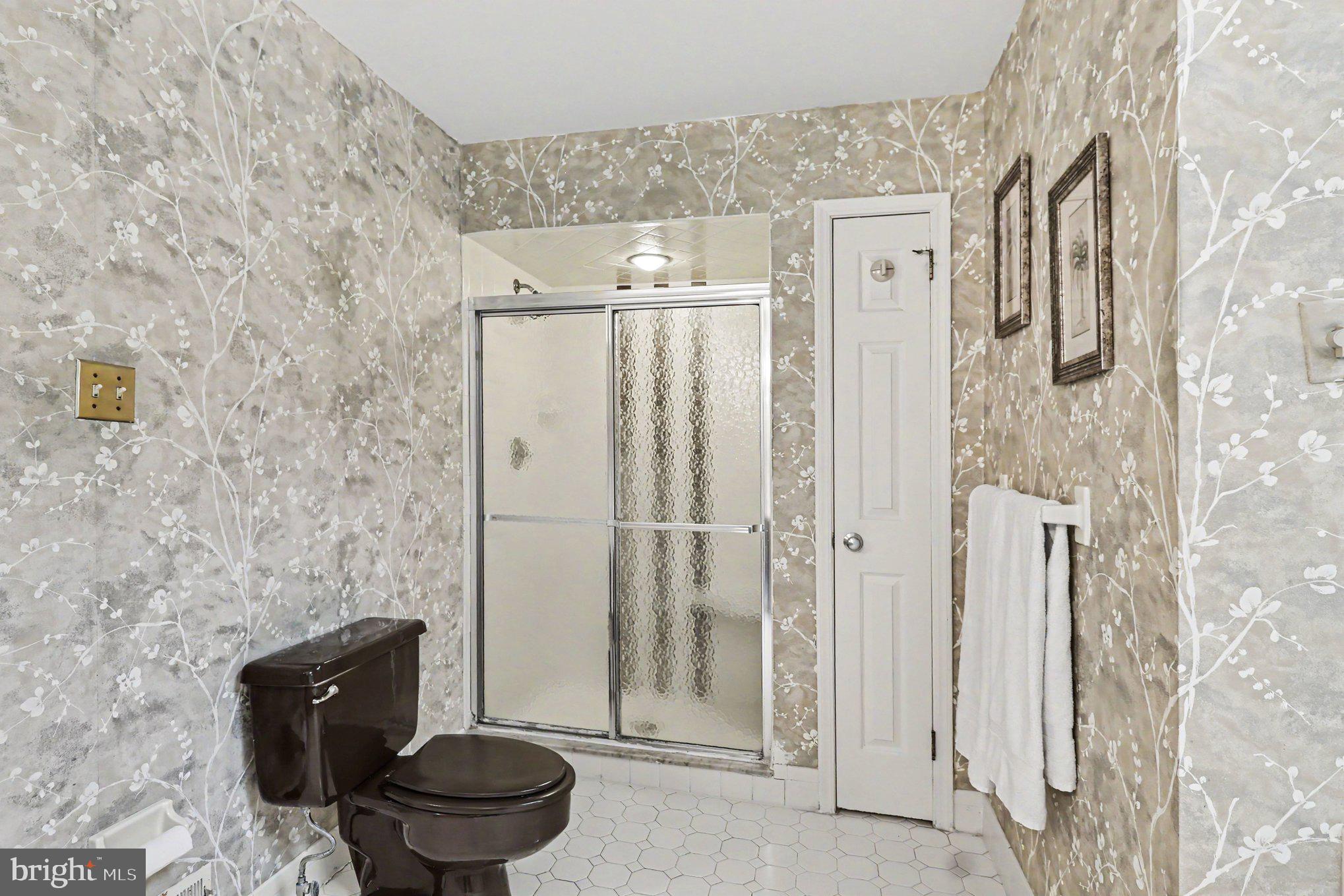 CREEKSIDE AT BLUE BELL - Residential
