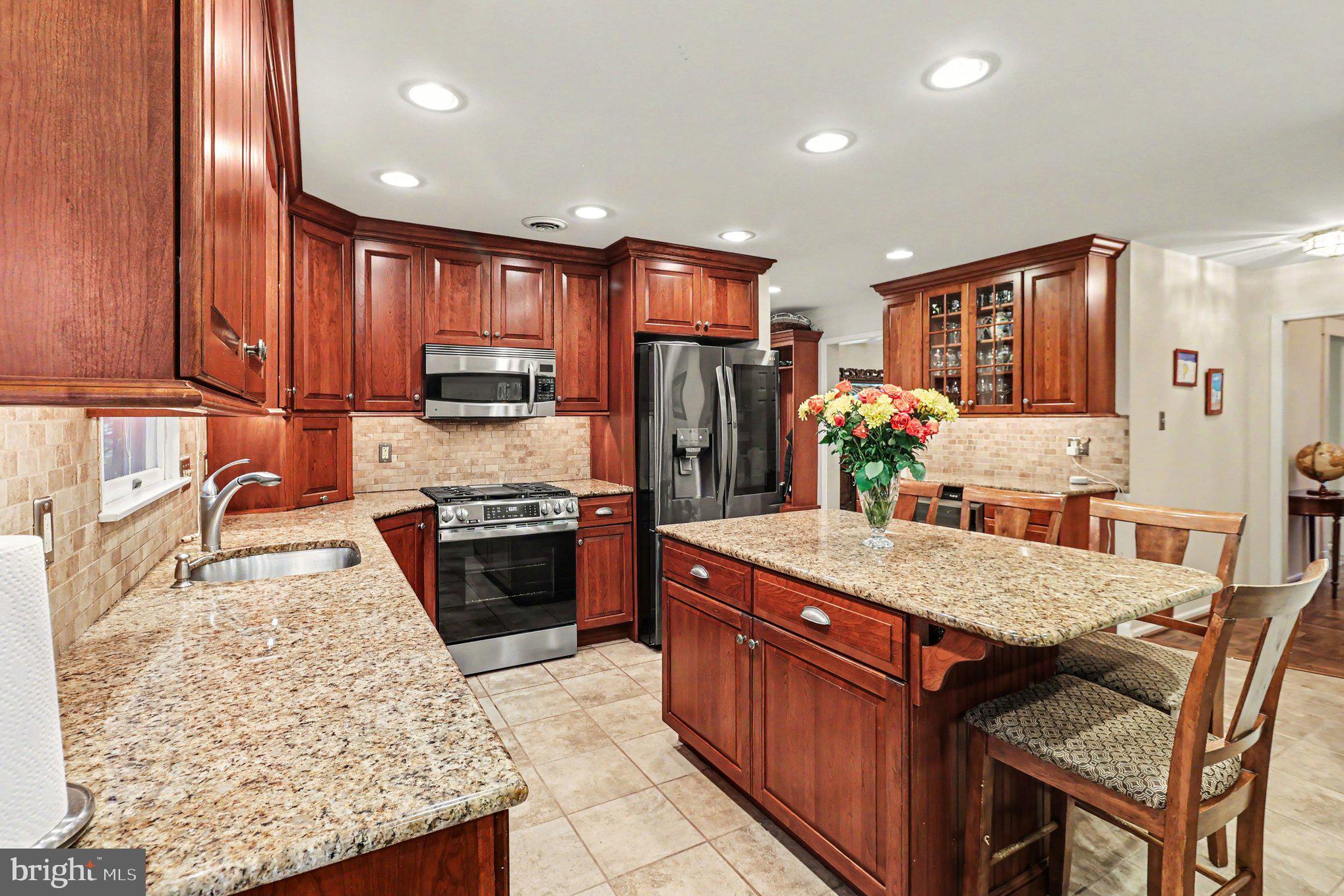 CREEKSIDE AT BLUE BELL - Residential