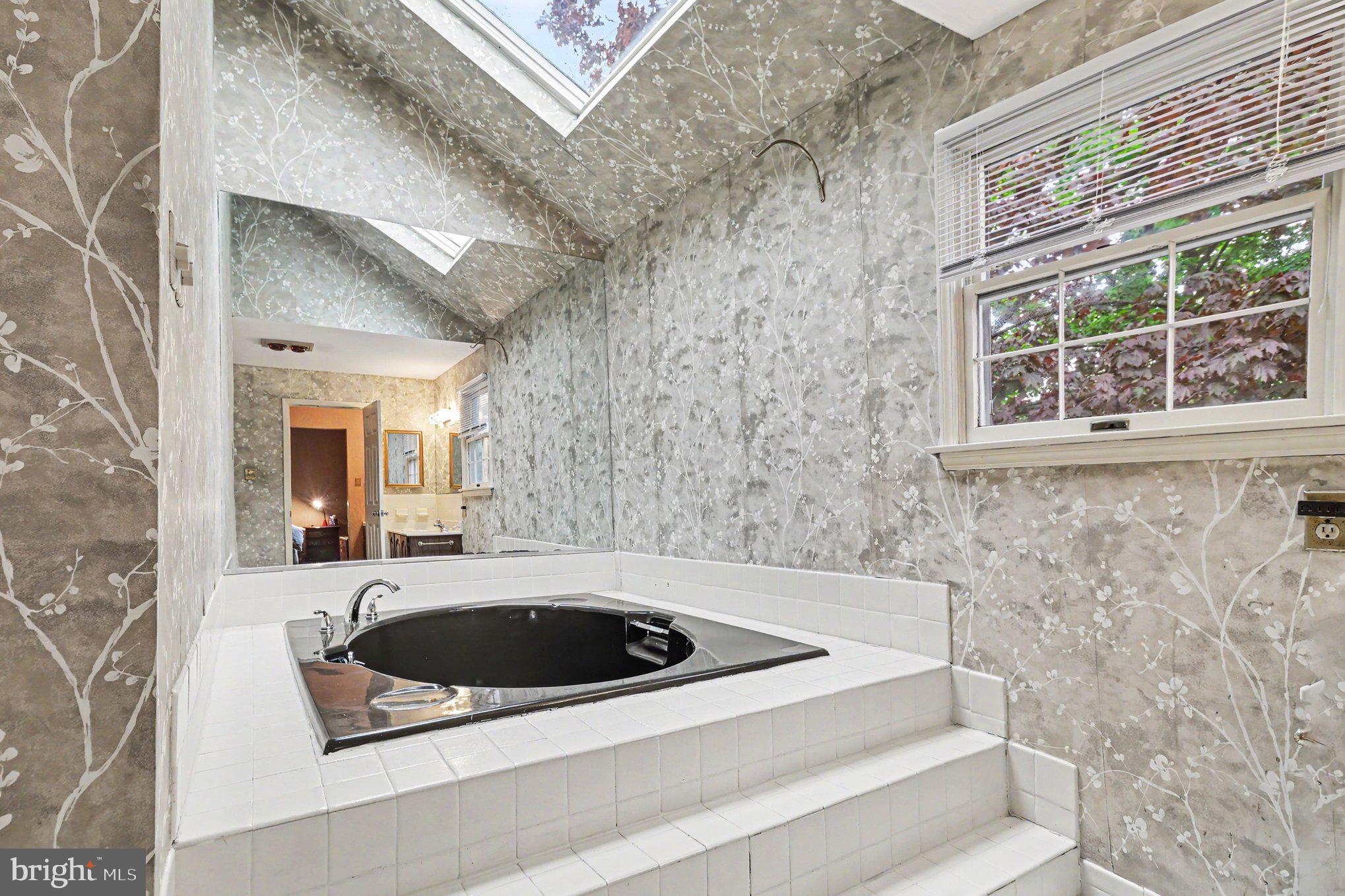 CREEKSIDE AT BLUE BELL - Residential
