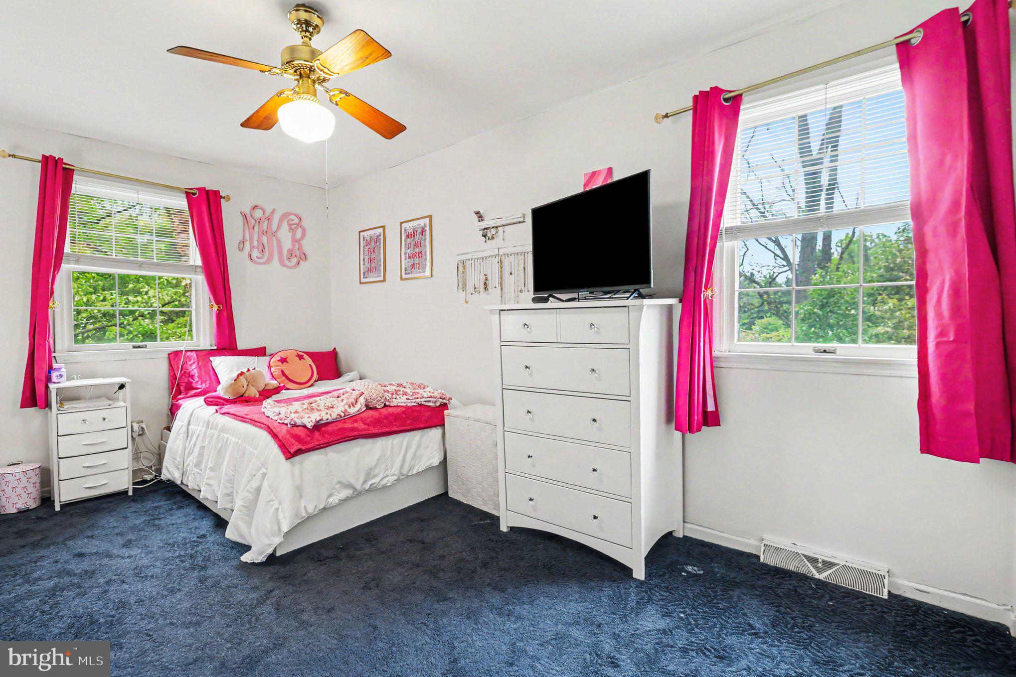 CREEKSIDE AT BLUE BELL - Residential