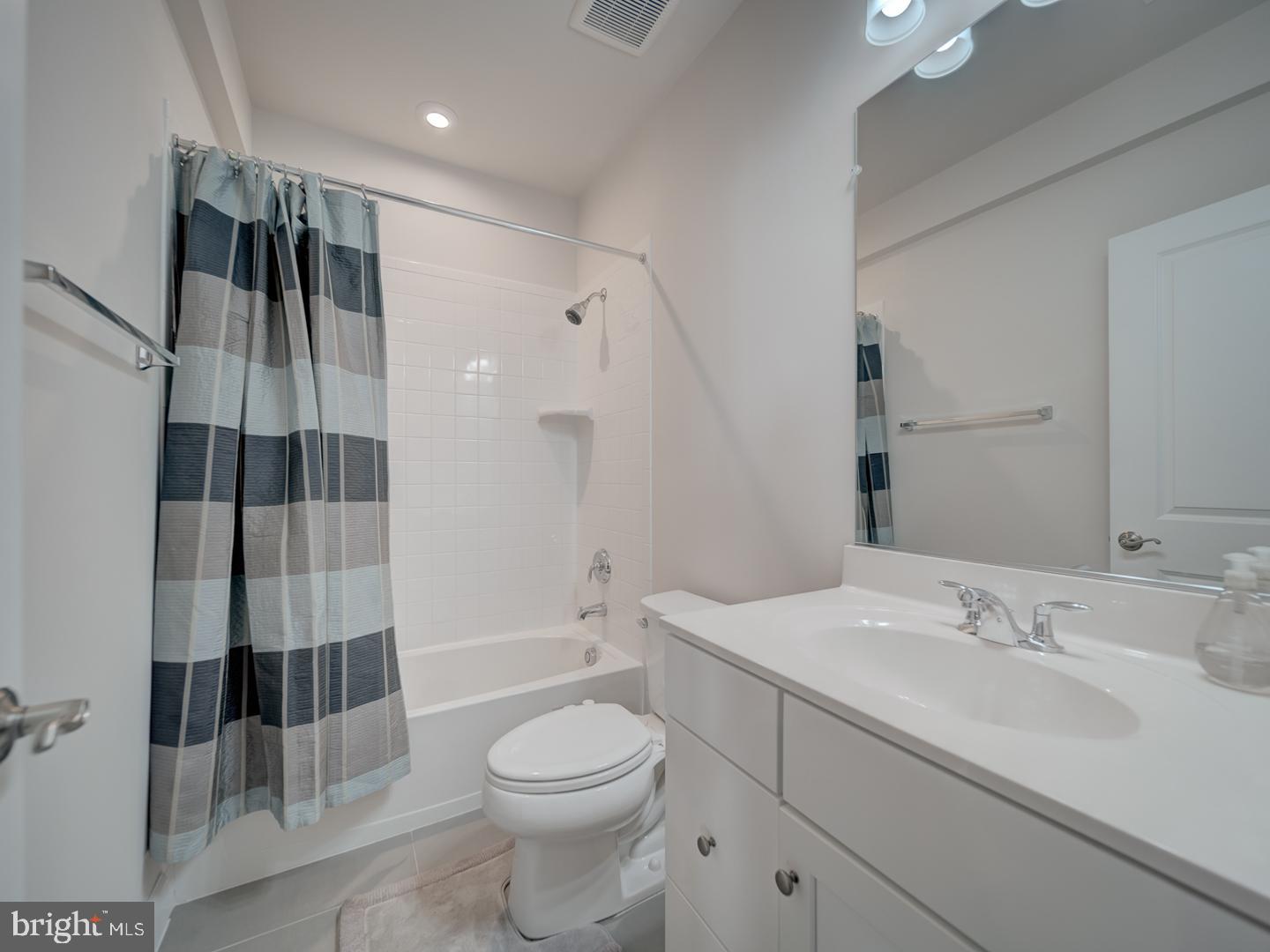 BRADLEY SQUARE - Residential