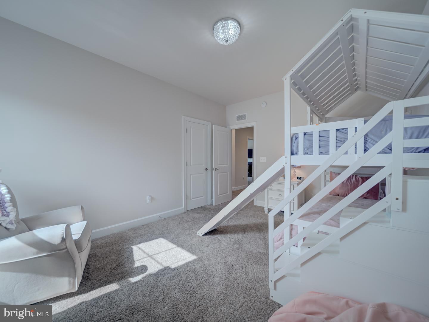 BRADLEY SQUARE - Residential