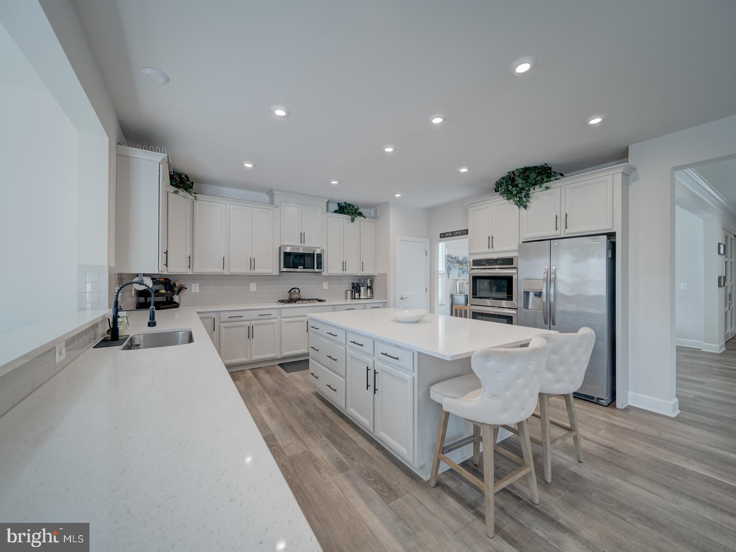 BRADLEY SQUARE - Residential