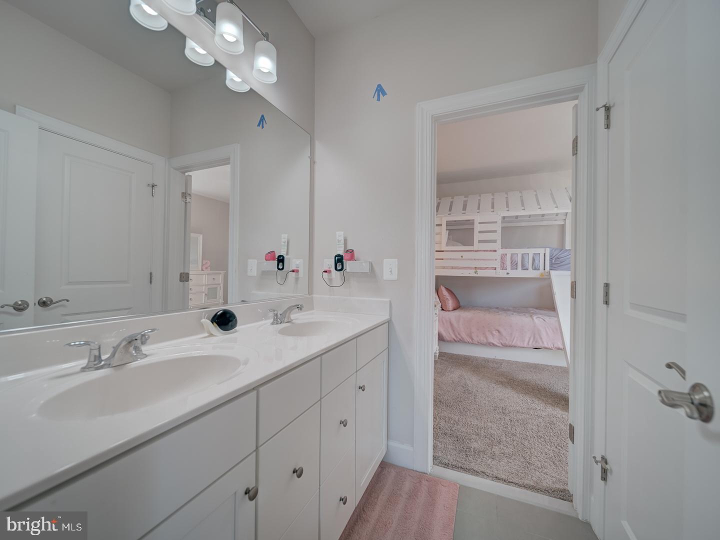 BRADLEY SQUARE - Residential