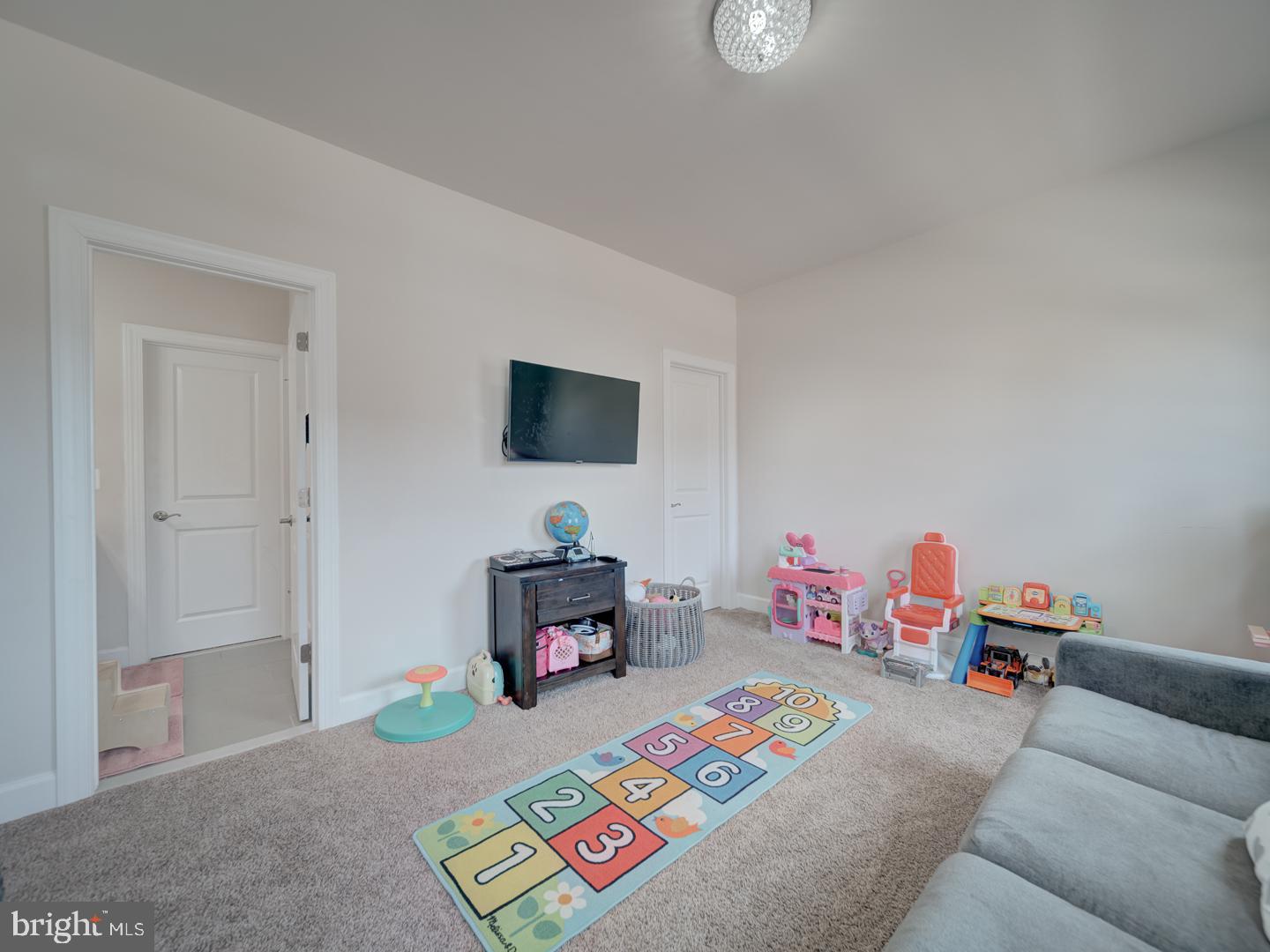 BRADLEY SQUARE - Residential