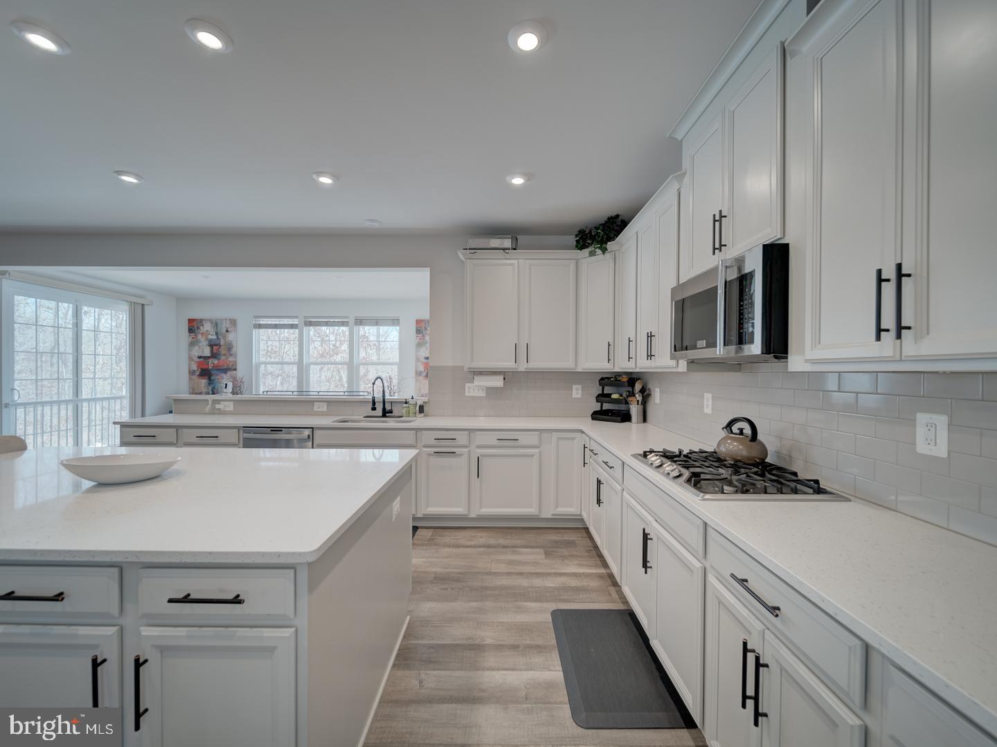 BRADLEY SQUARE - Residential