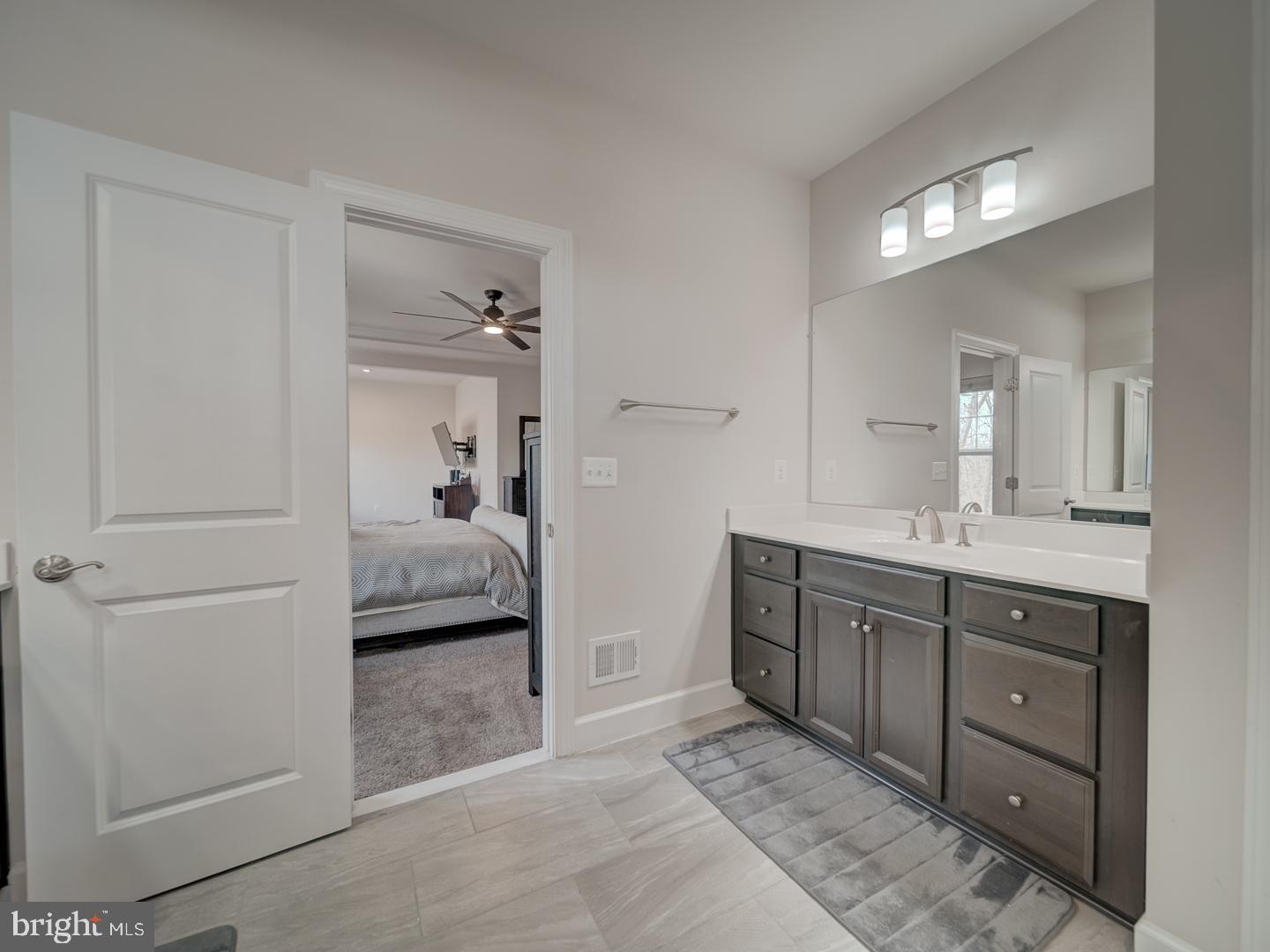 BRADLEY SQUARE - Residential