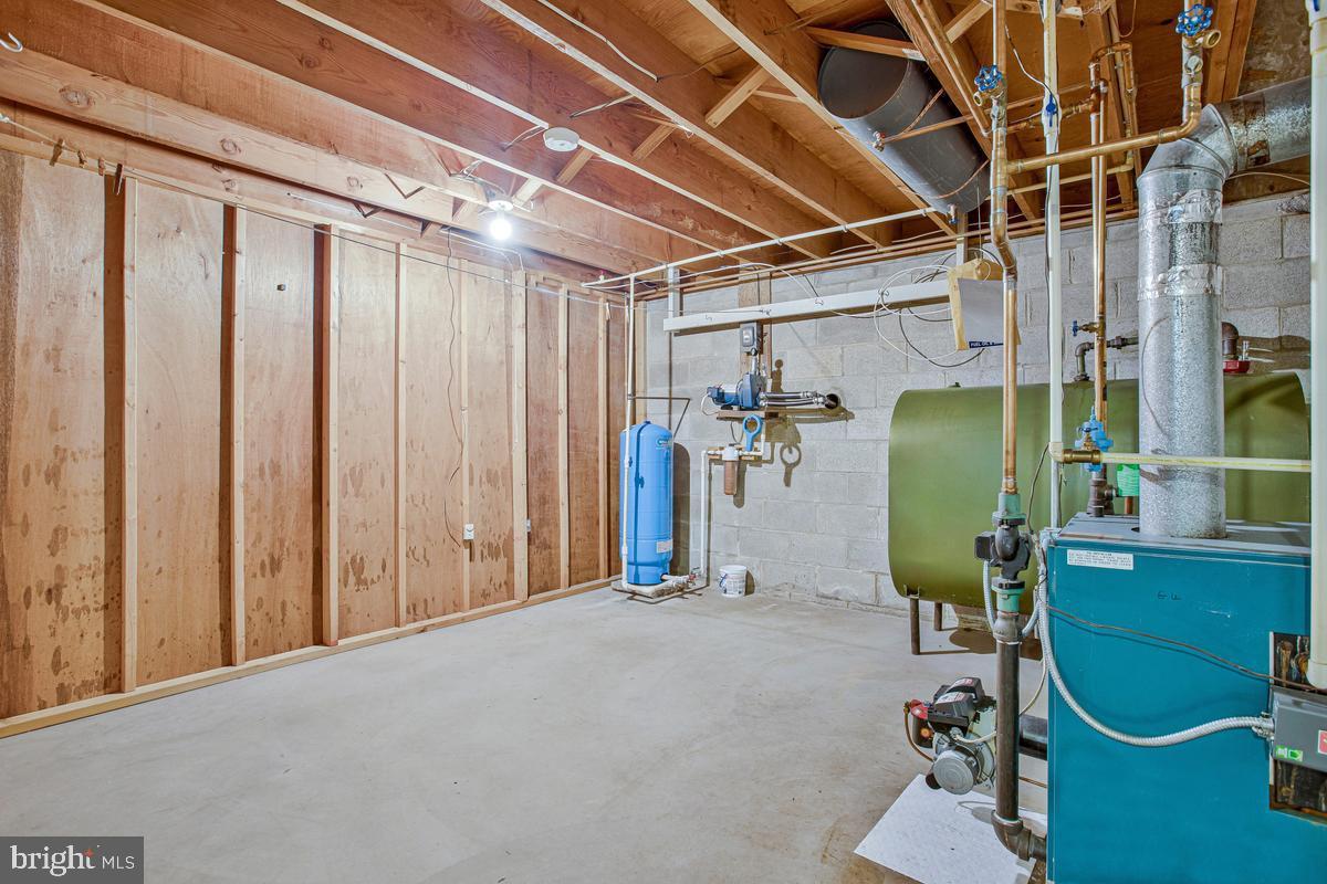 CARROLLYN MANOR - Residential