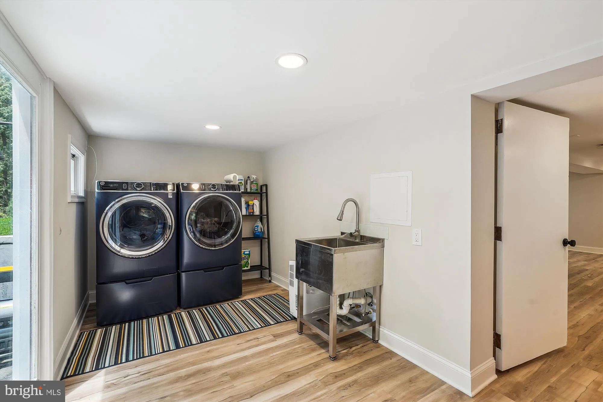 Clifton, Virginia 20124, United States, 4 Bedrooms Bedrooms, ,3 BathroomsBathrooms,Residential,Active,173960