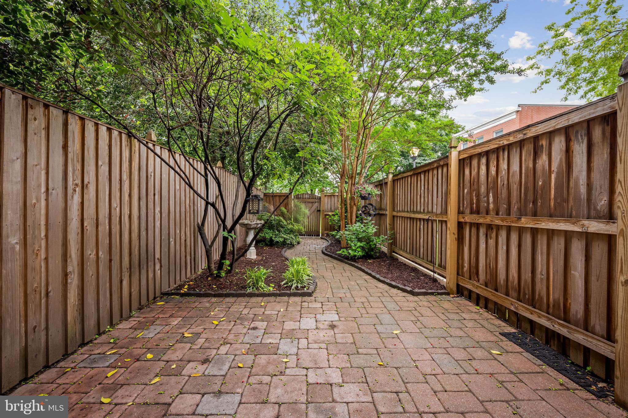 BARRE CIRCLE HISTORIC DISTRICT - Residential Lease