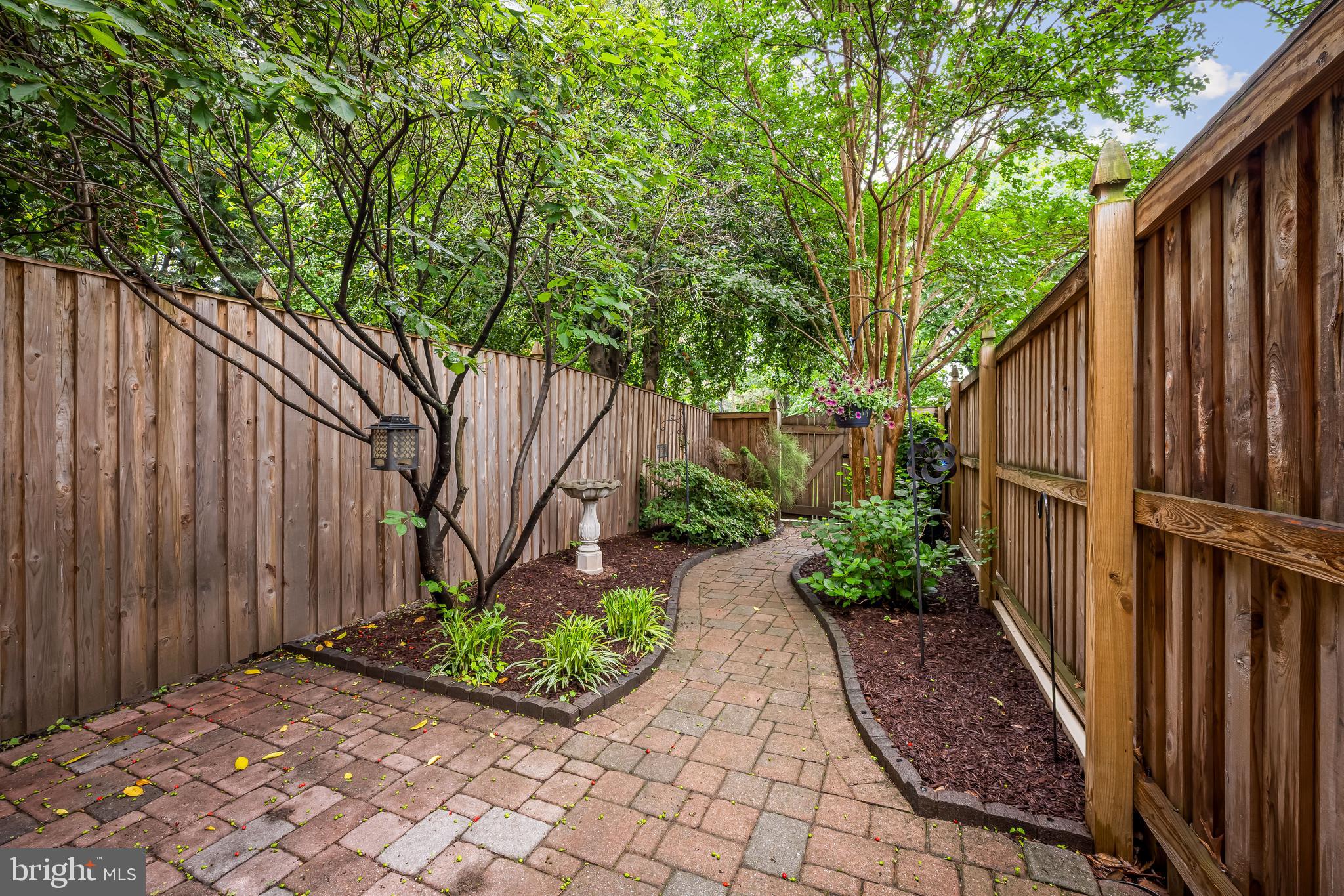 BARRE CIRCLE HISTORIC DISTRICT - Residential Lease