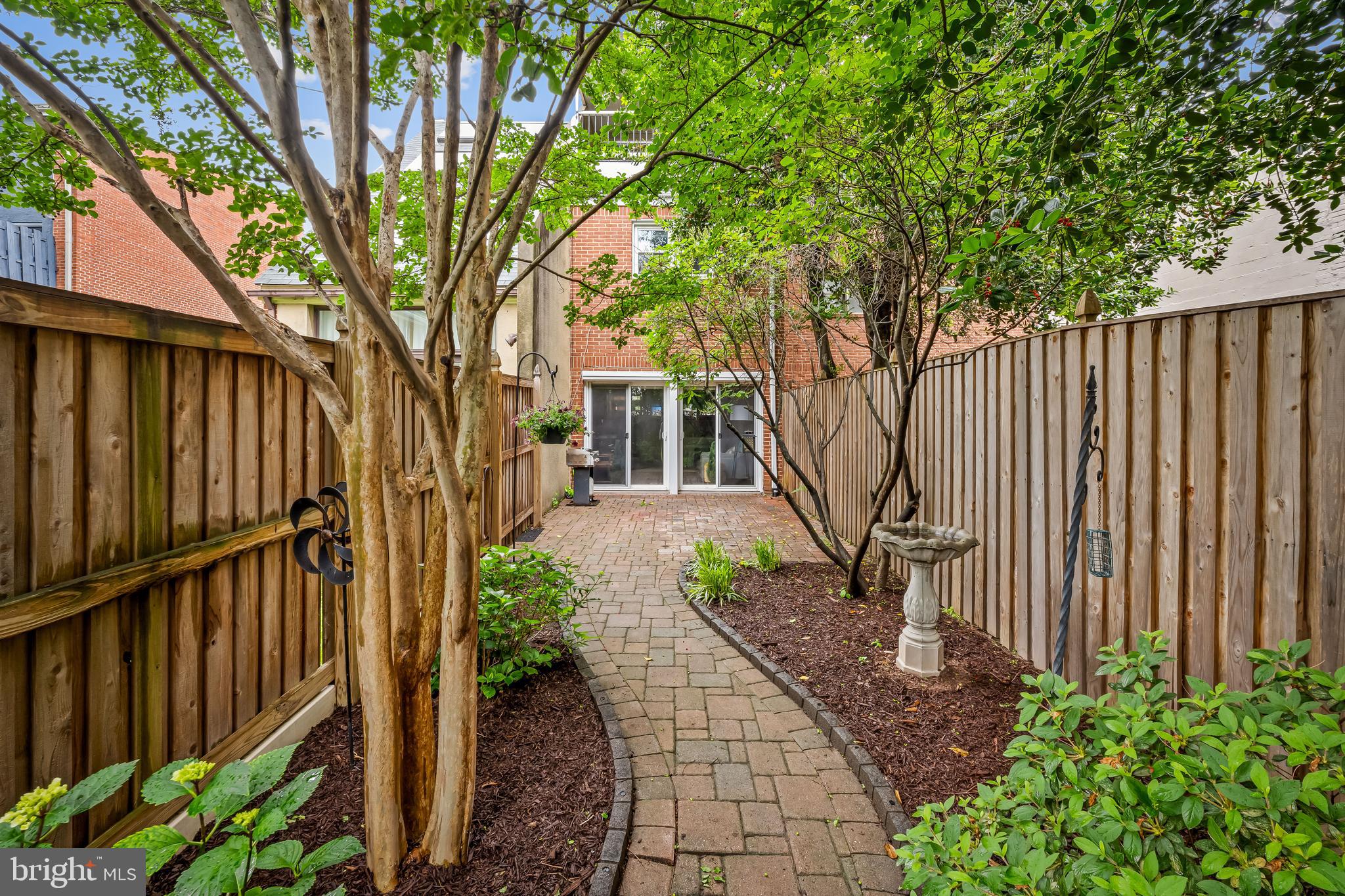 BARRE CIRCLE HISTORIC DISTRICT - Residential Lease