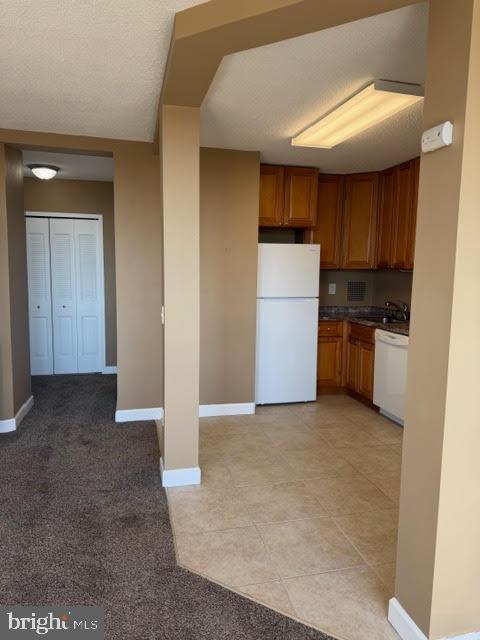 SKYLINE PLAZA - Residential