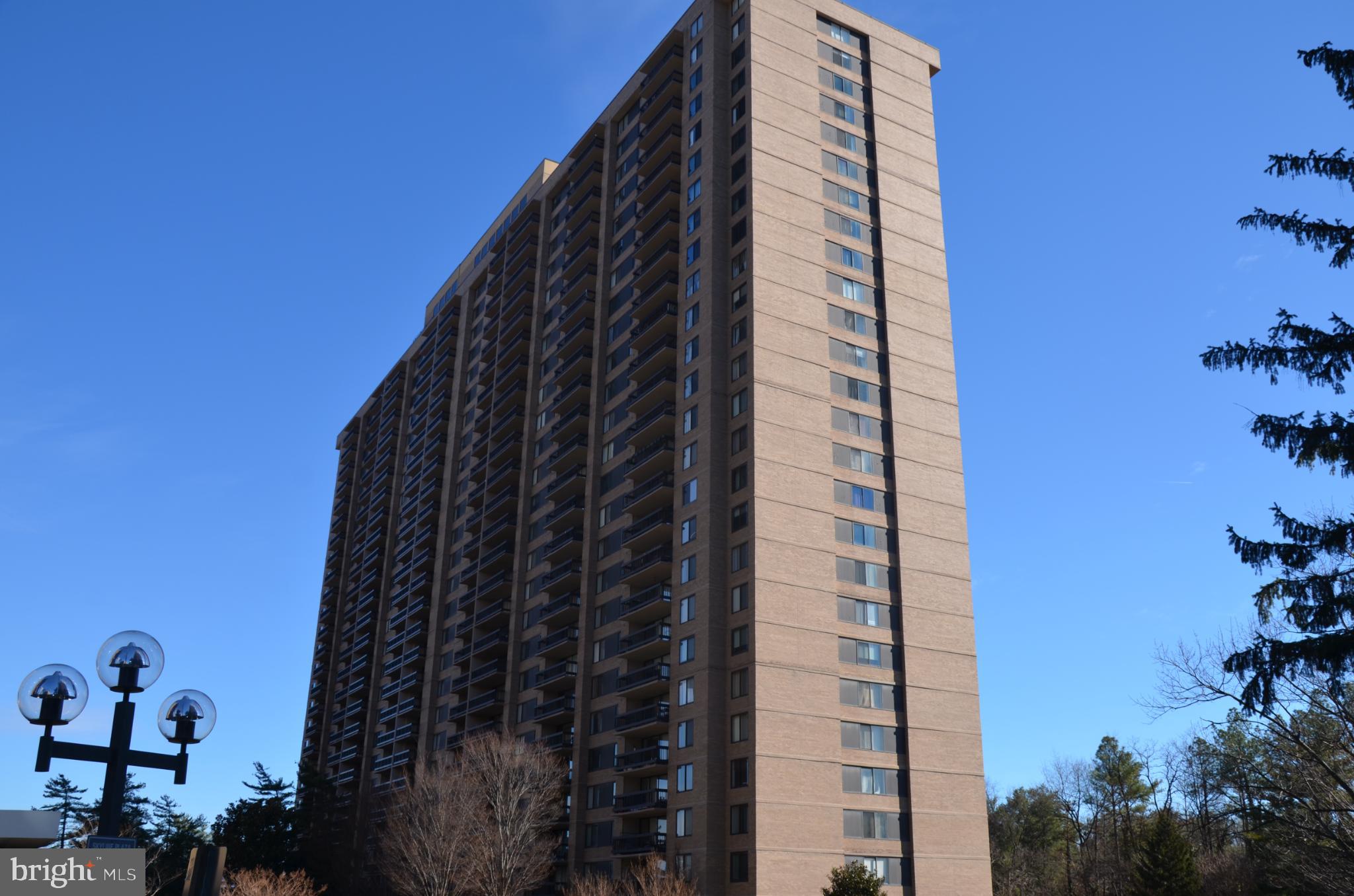 SKYLINE PLAZA - Residential