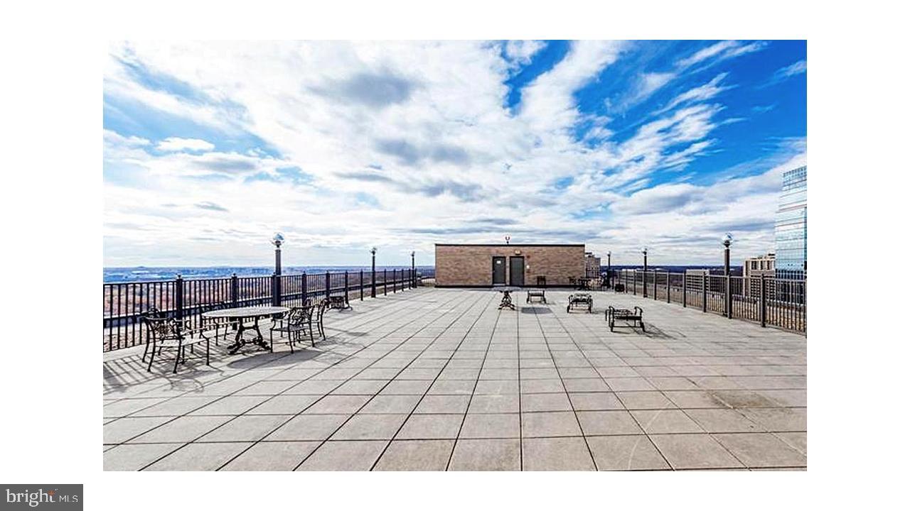 SKYLINE PLAZA - Residential