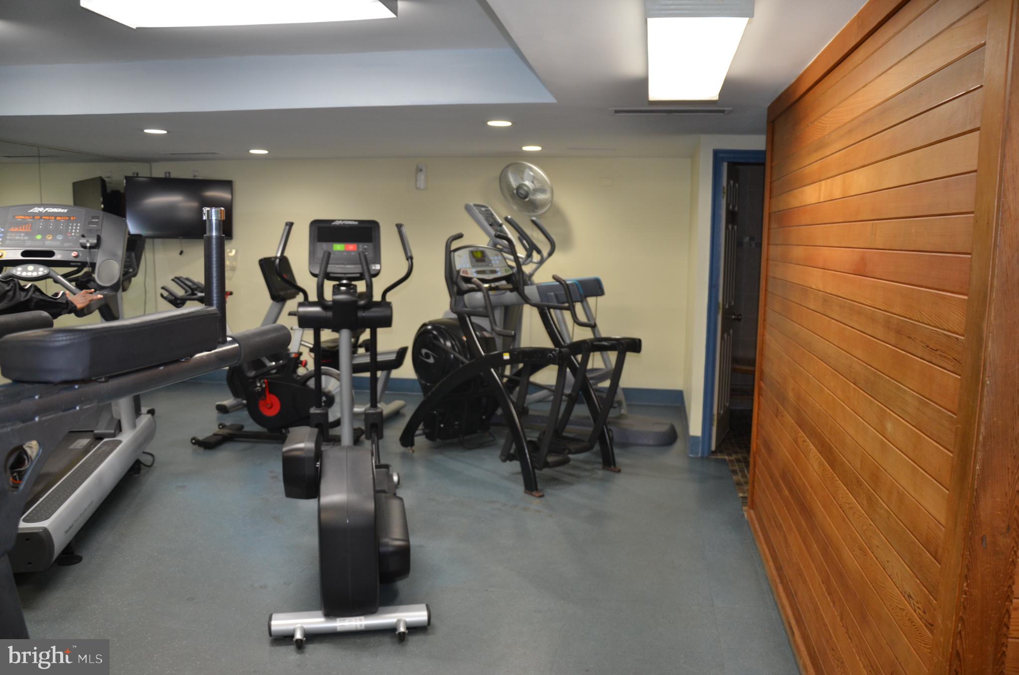 SKYLINE PLAZA - Residential