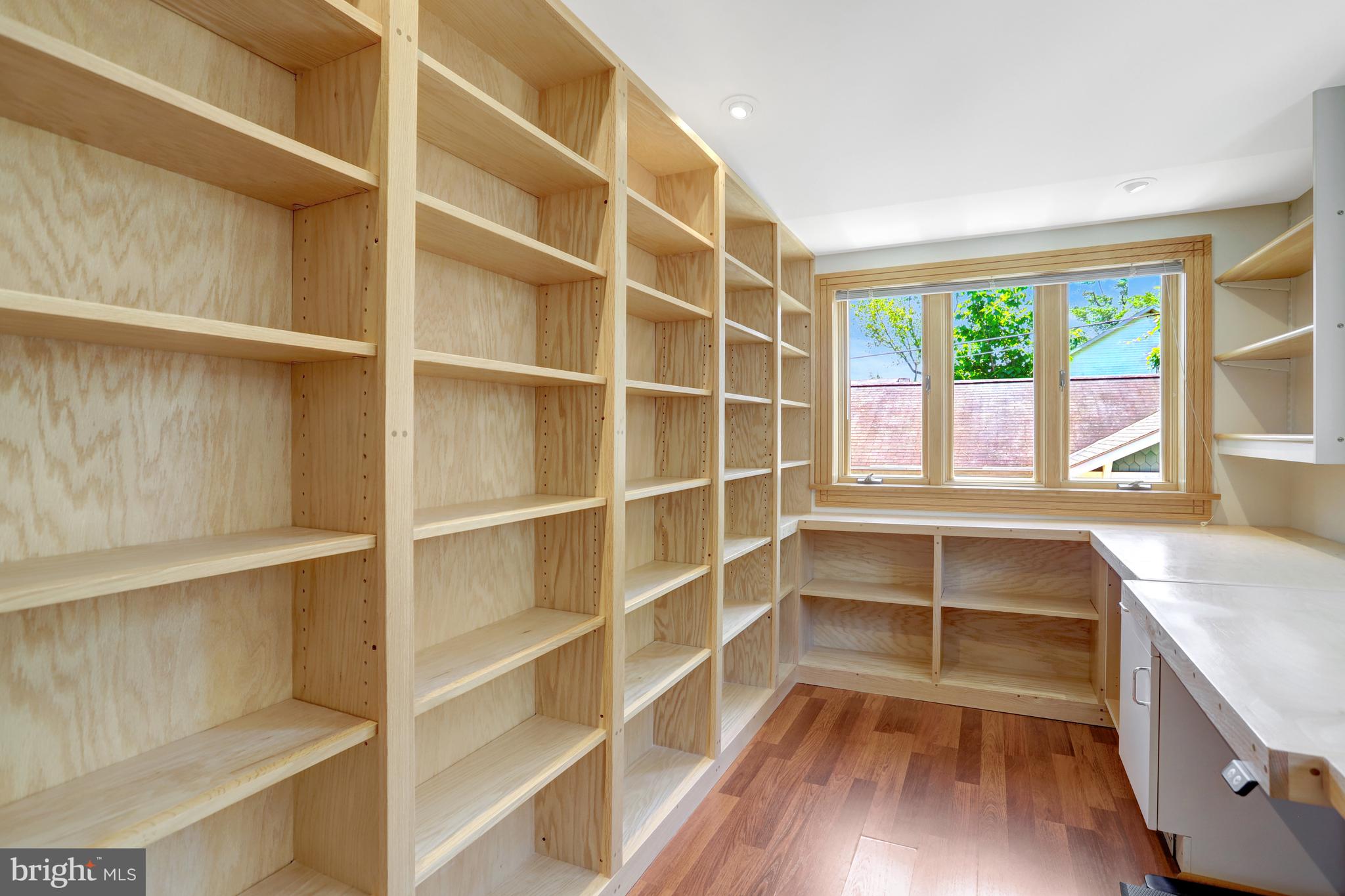 ADDISON HEIGHTS - Residential