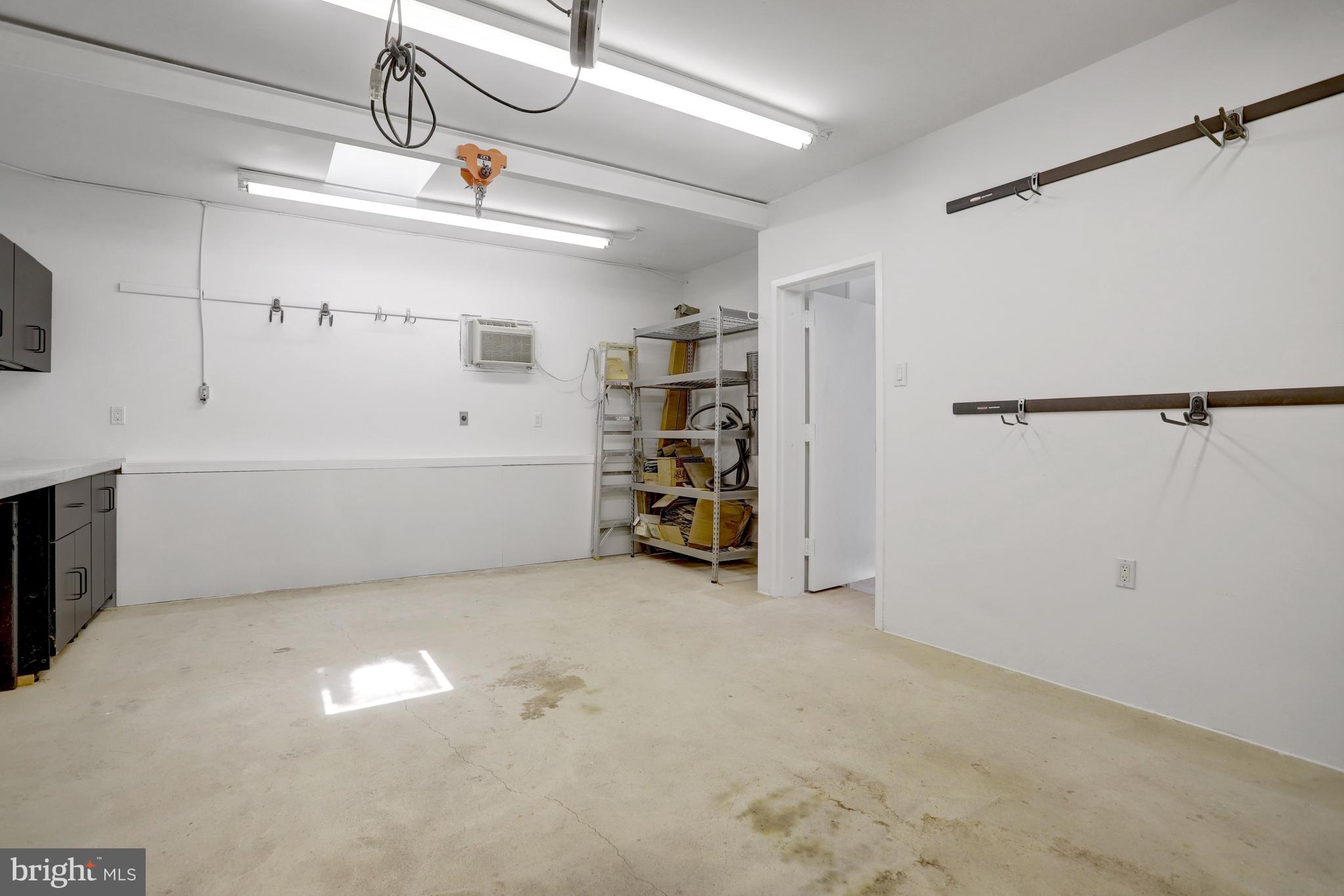 ADDISON HEIGHTS - Residential