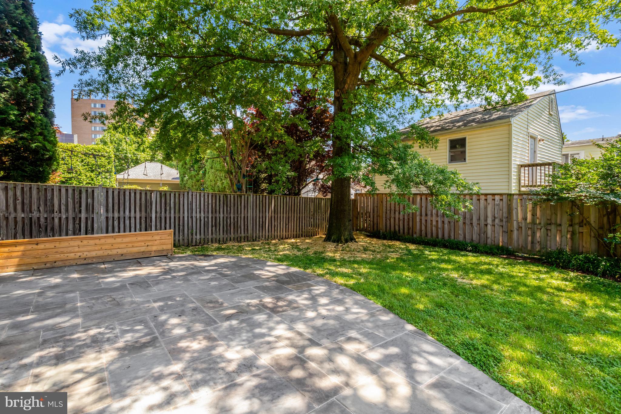 ADDISON HEIGHTS - Residential