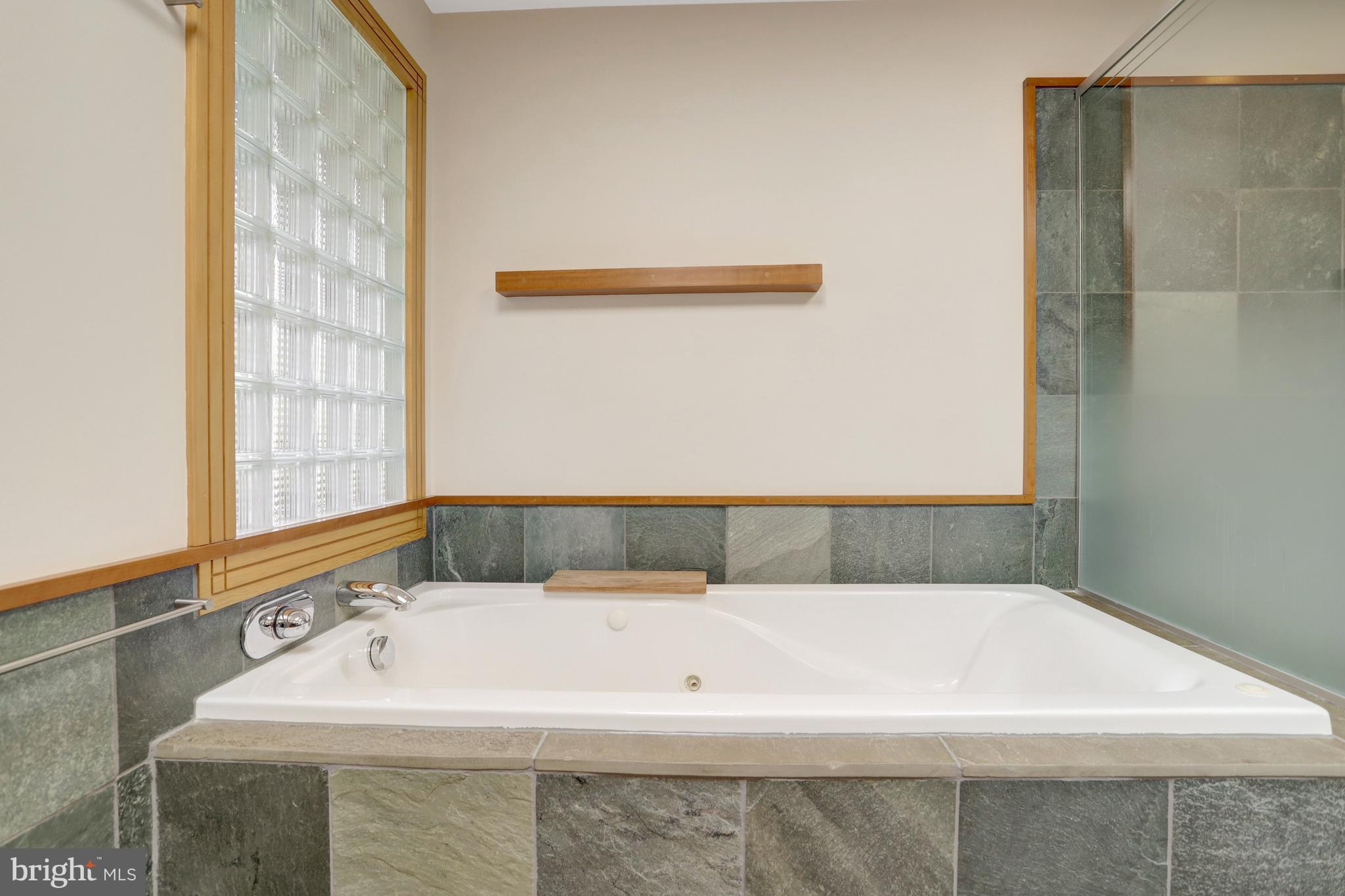 ADDISON HEIGHTS - Residential