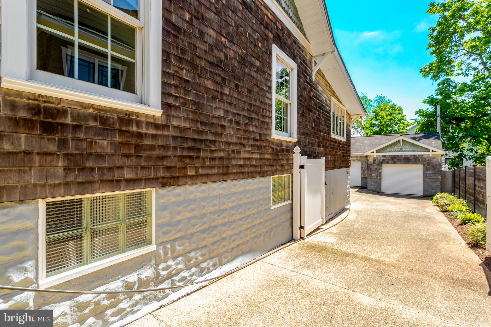 ADDISON HEIGHTS - Residential