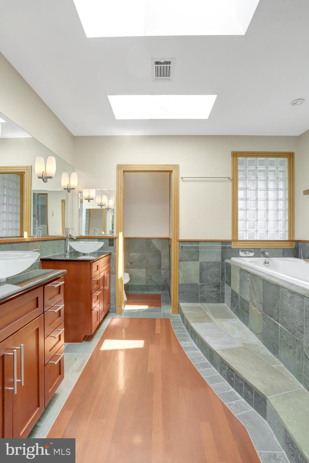 ADDISON HEIGHTS - Residential