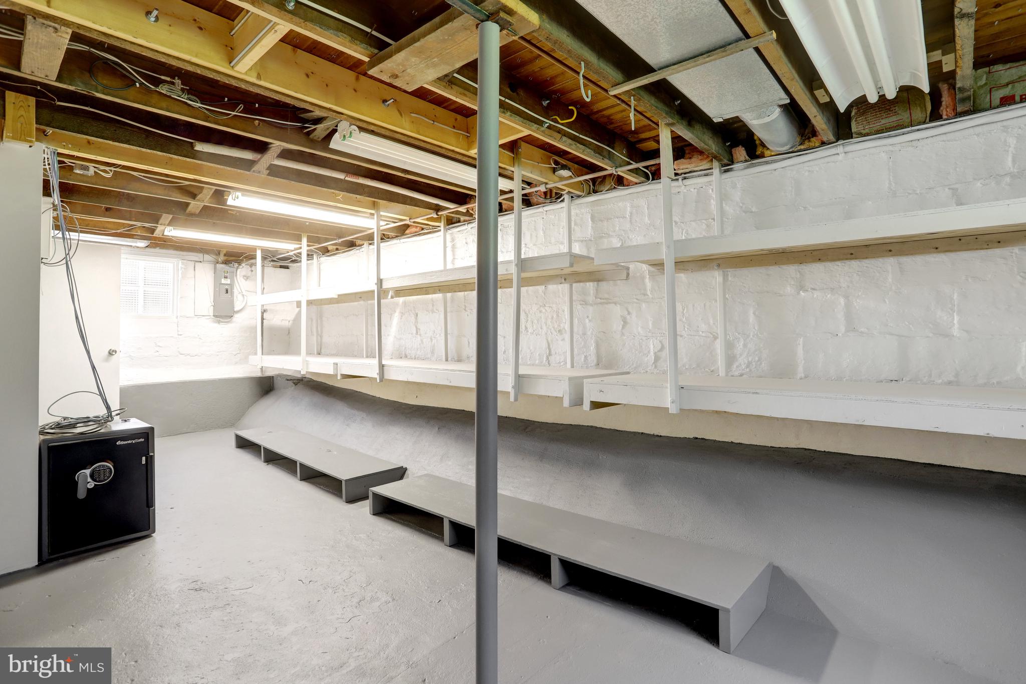 ADDISON HEIGHTS - Residential