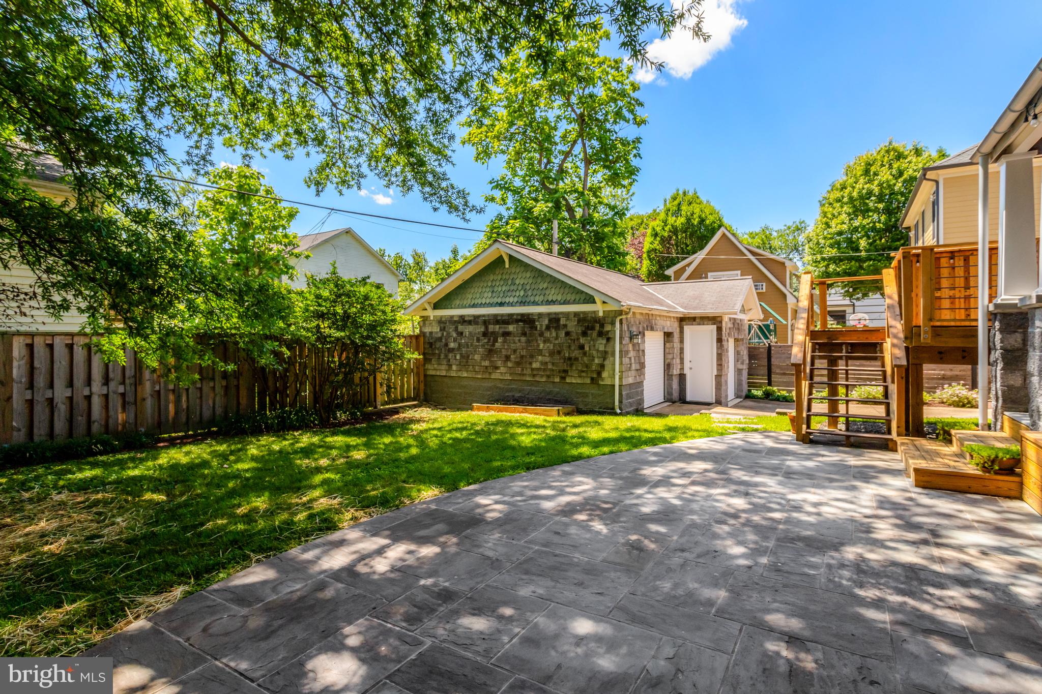 ADDISON HEIGHTS - Residential