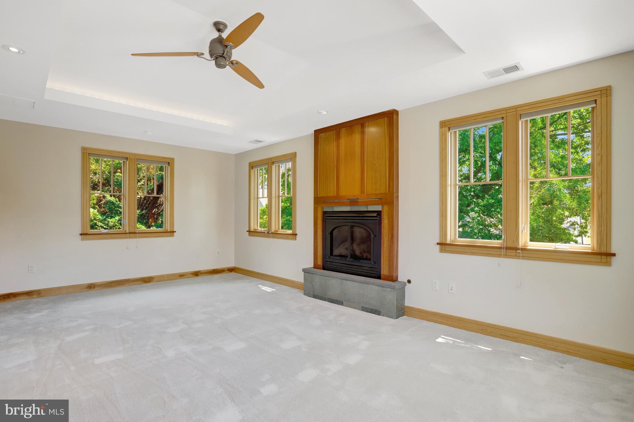 ADDISON HEIGHTS - Residential