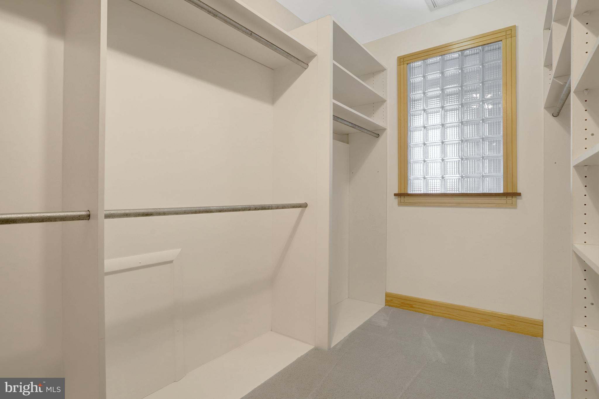 ADDISON HEIGHTS - Residential