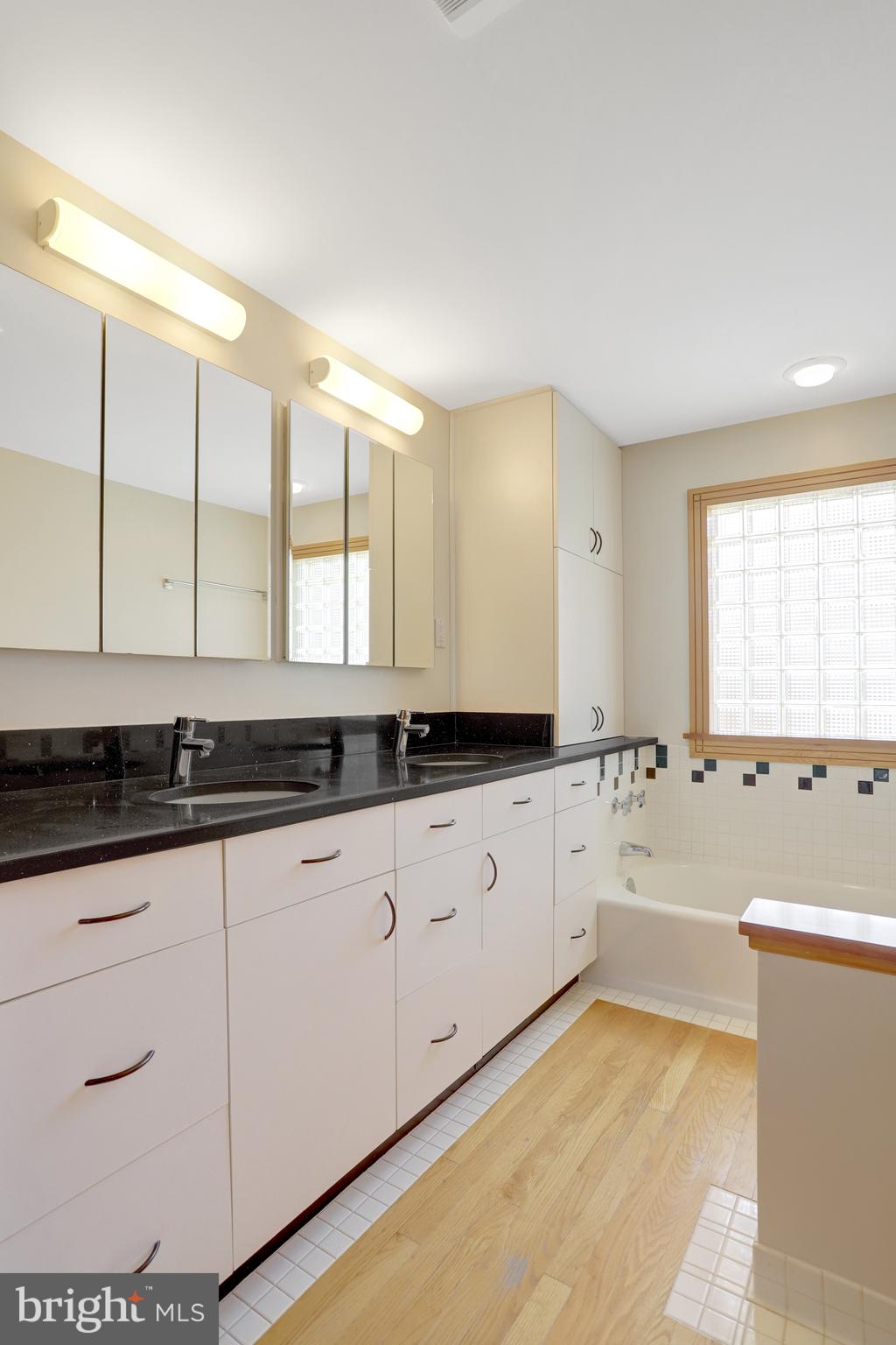 ADDISON HEIGHTS - Residential