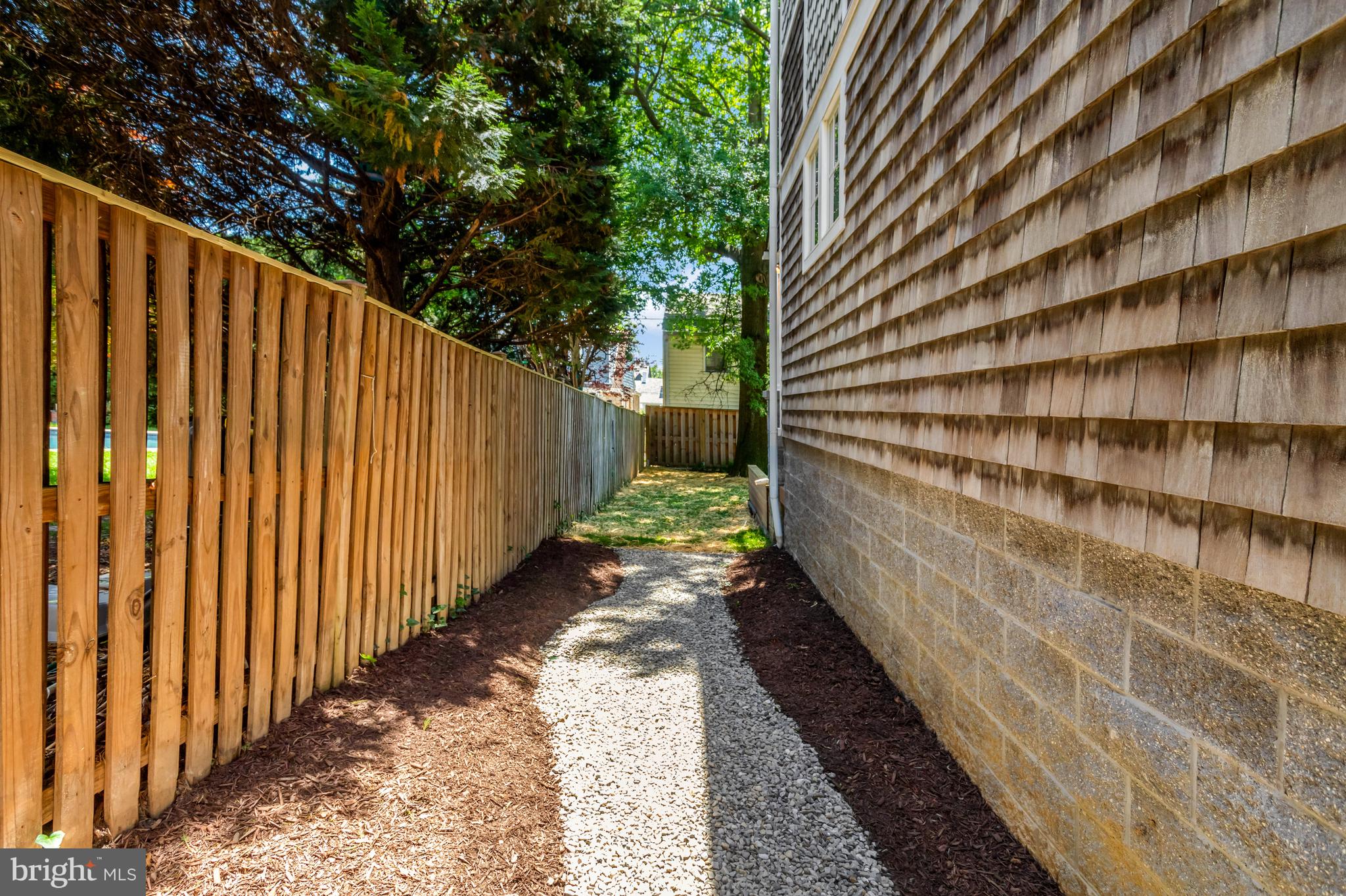 ADDISON HEIGHTS - Residential