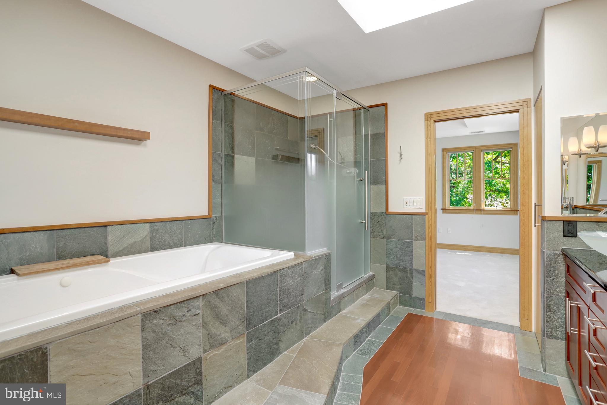 ADDISON HEIGHTS - Residential