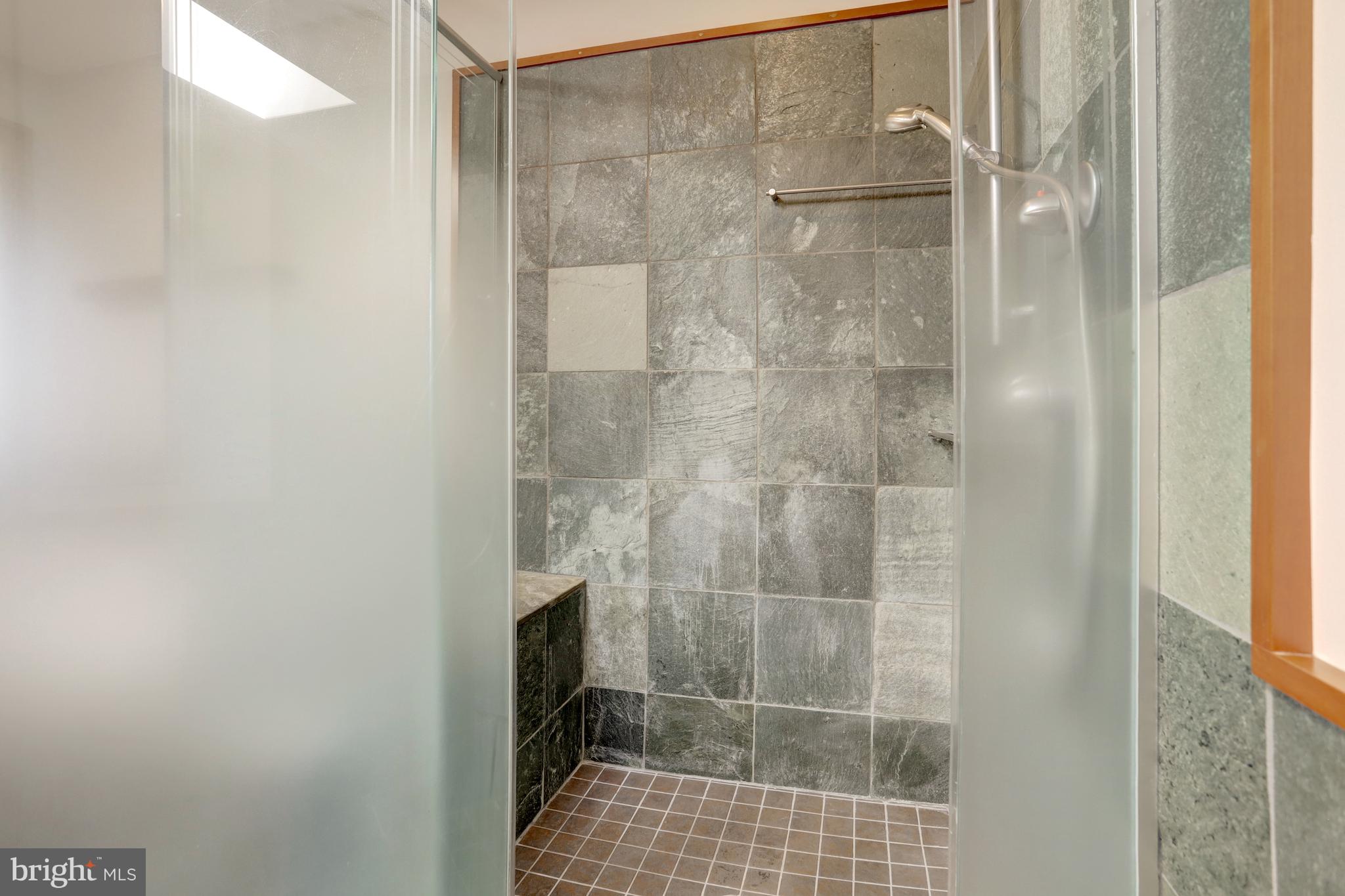 ADDISON HEIGHTS - Residential