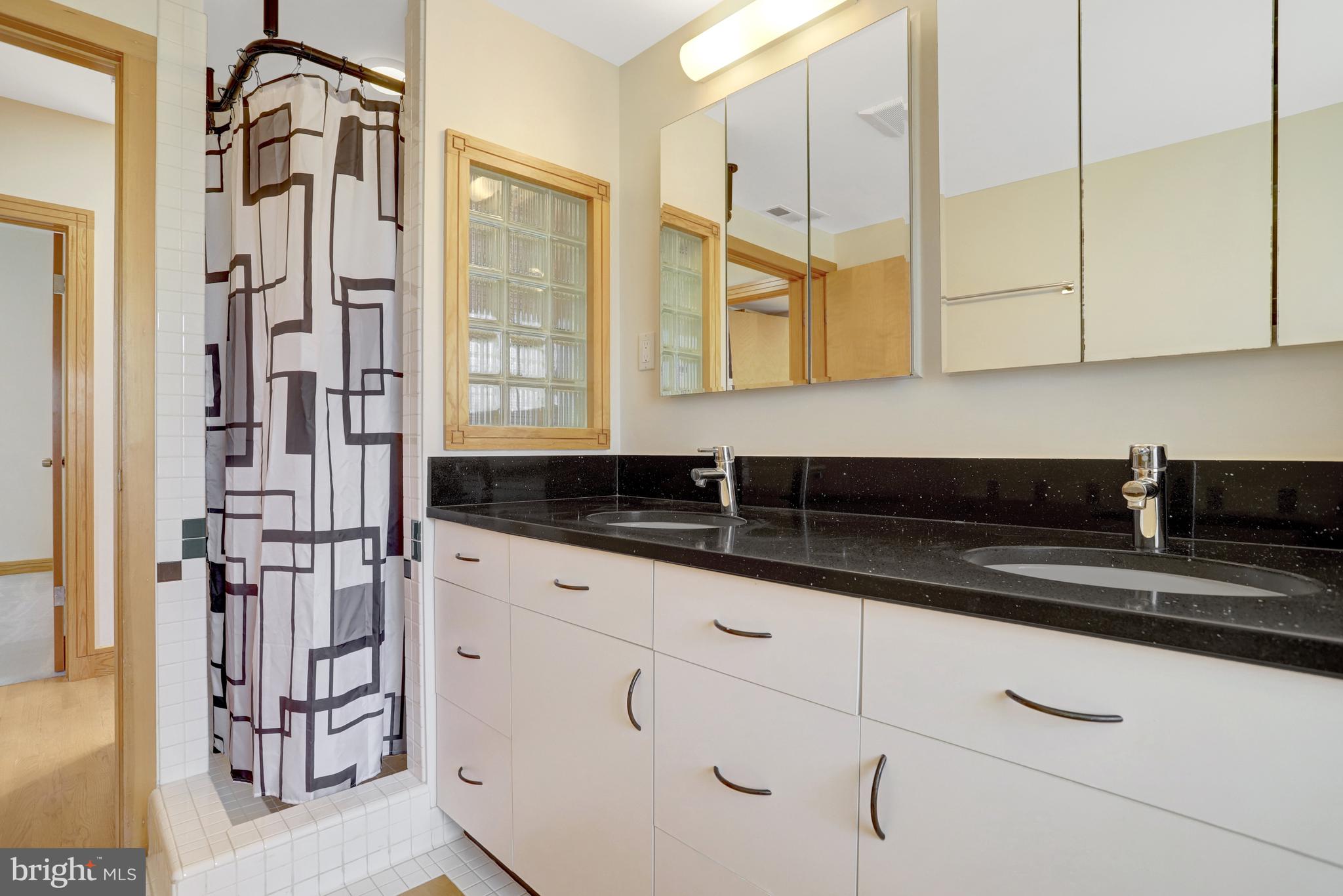 ADDISON HEIGHTS - Residential