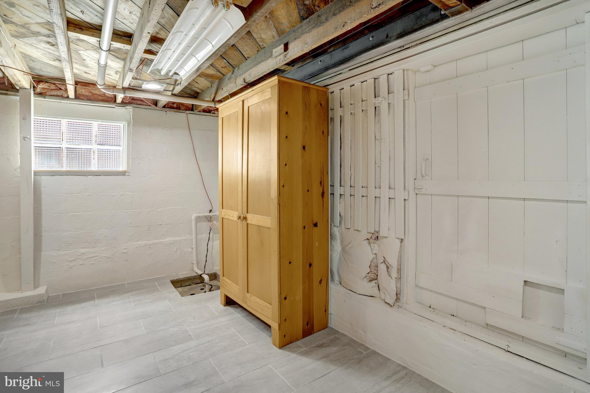 ADDISON HEIGHTS - Residential