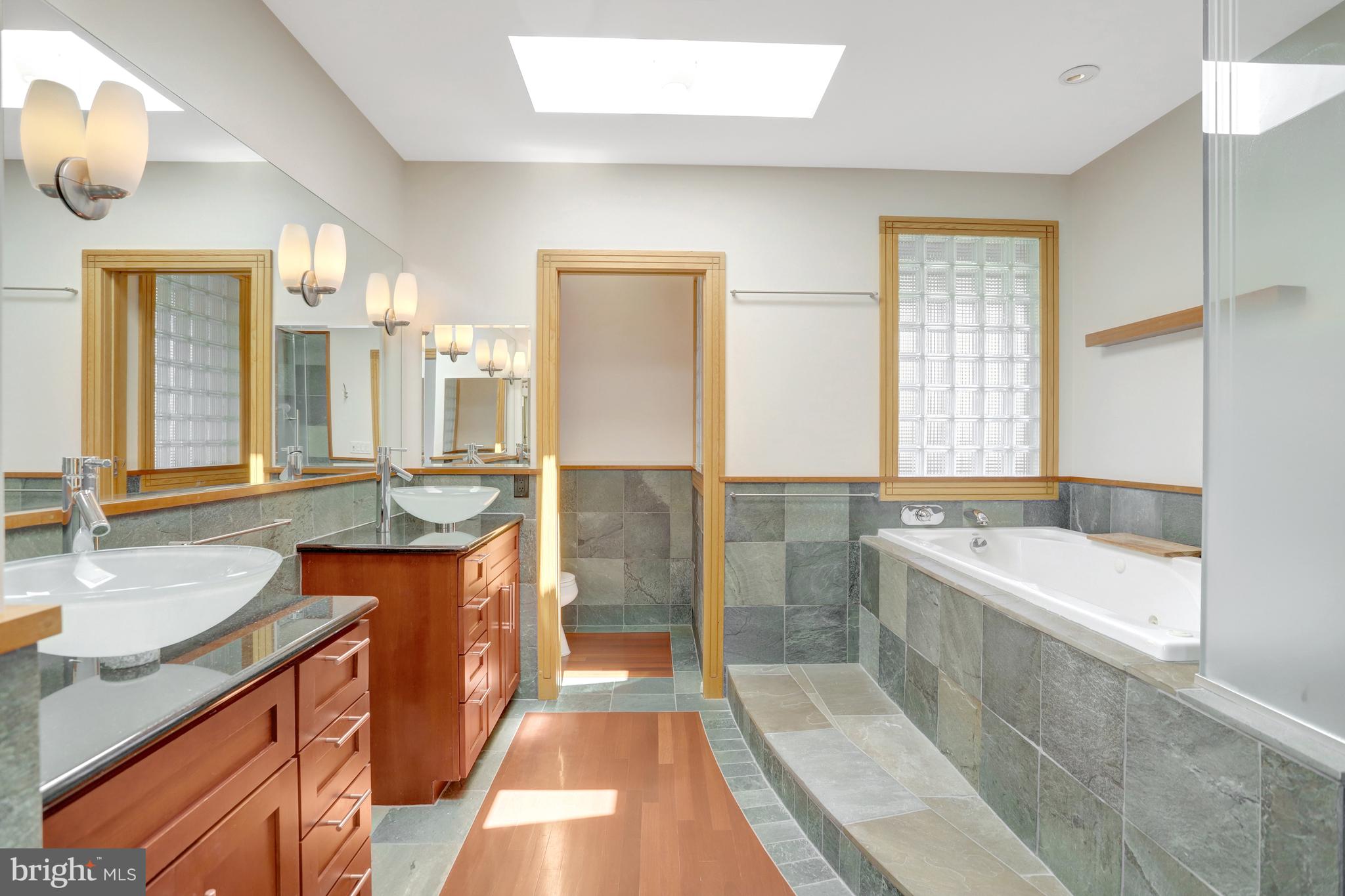 ADDISON HEIGHTS - Residential