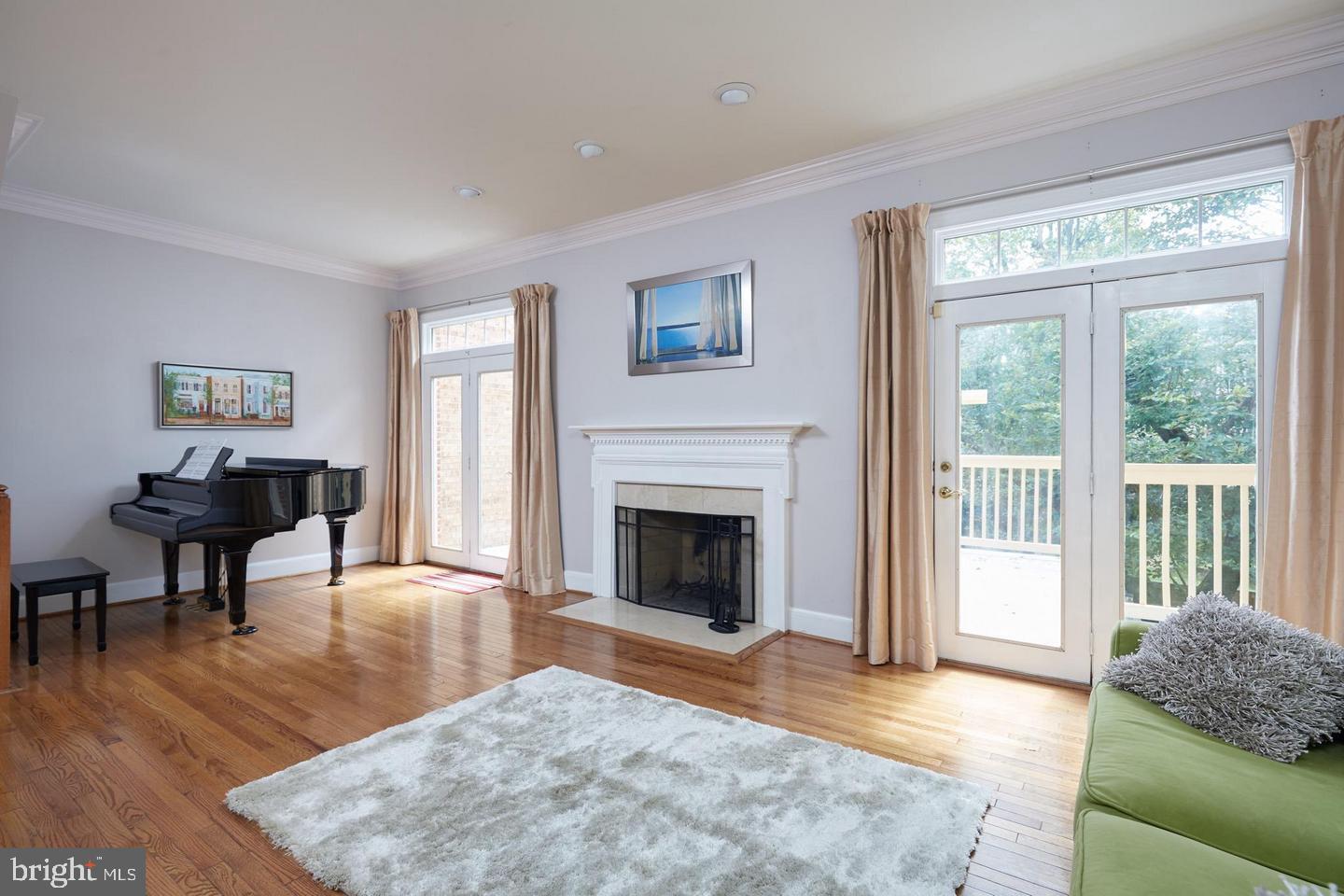 DECOVERLY ADVENTURE - Residential Lease