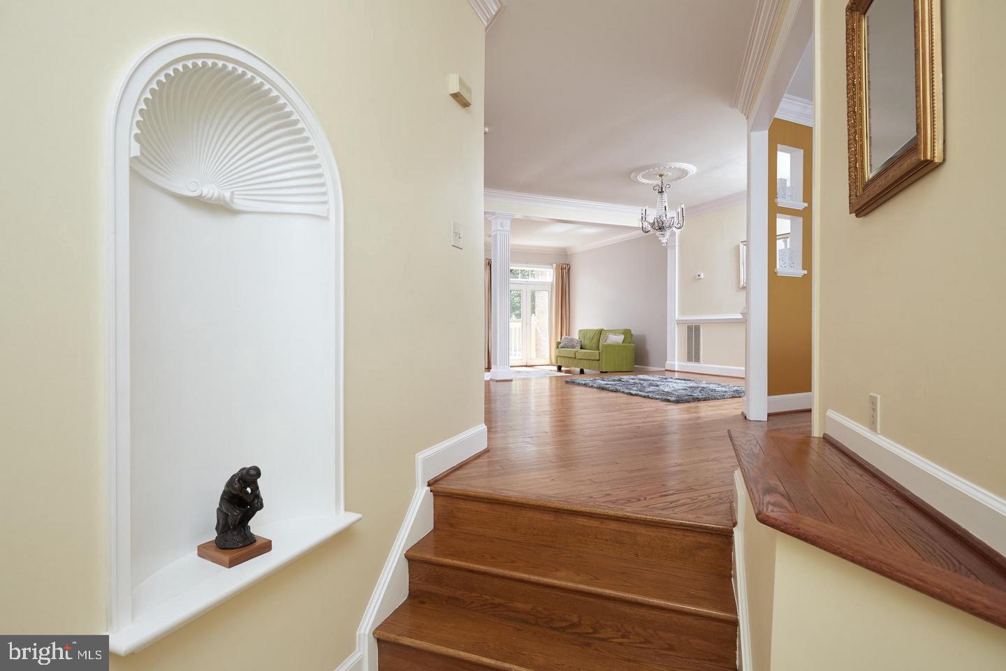 DECOVERLY ADVENTURE - Residential Lease