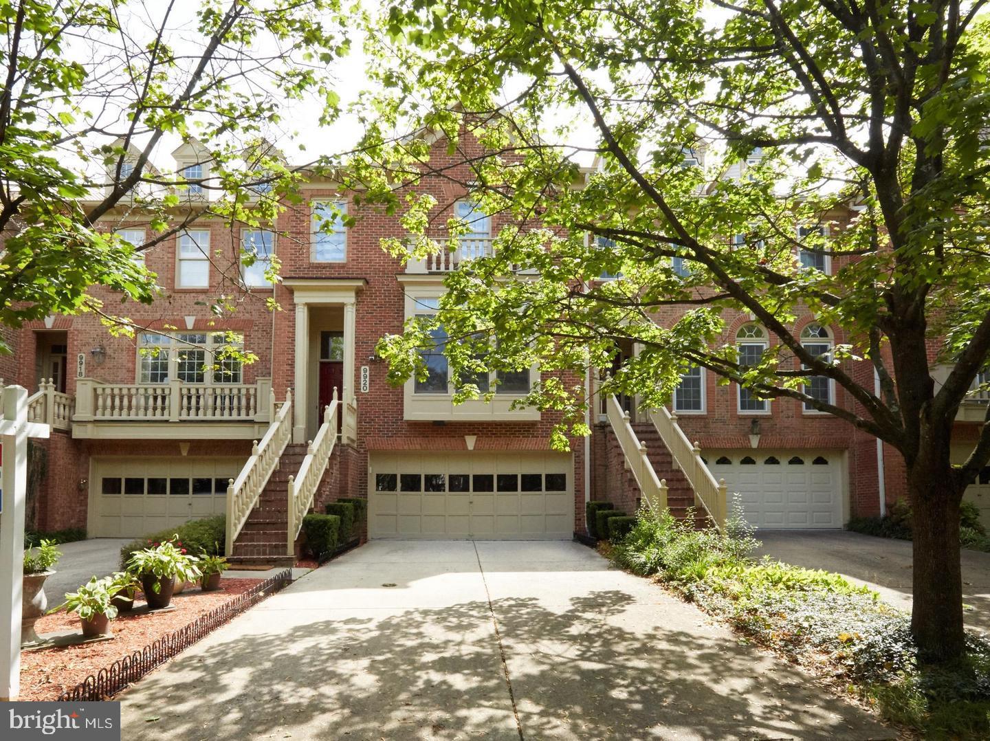 DECOVERLY ADVENTURE - Residential Lease