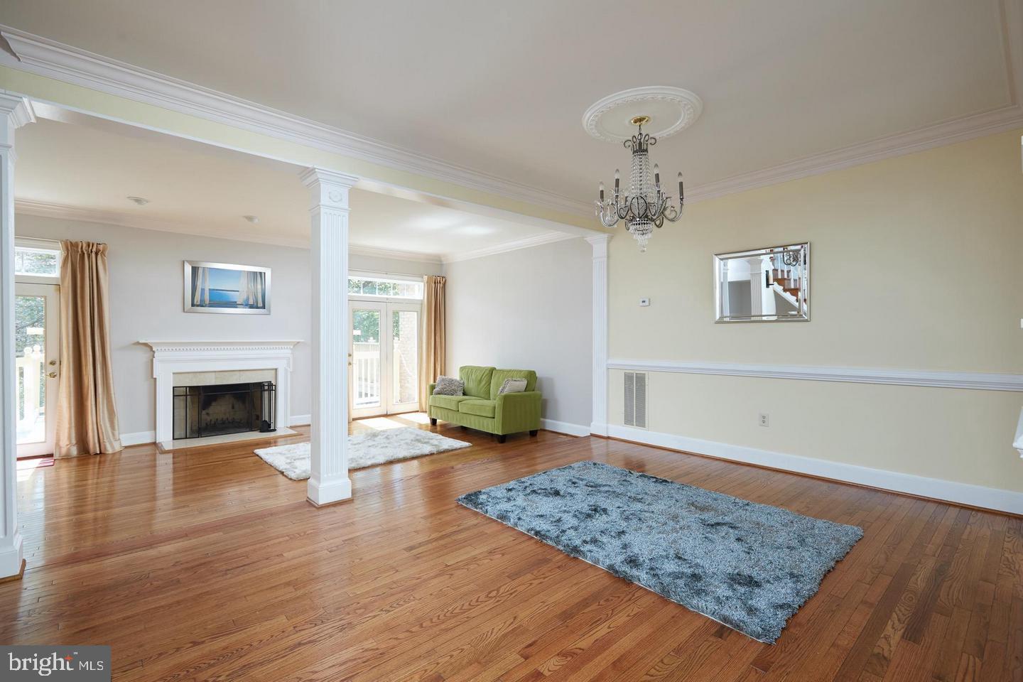 DECOVERLY ADVENTURE - Residential Lease