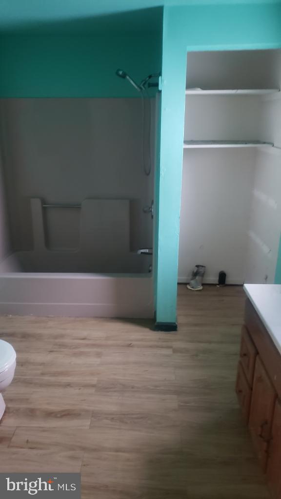 NORTHRIDGE - Residential